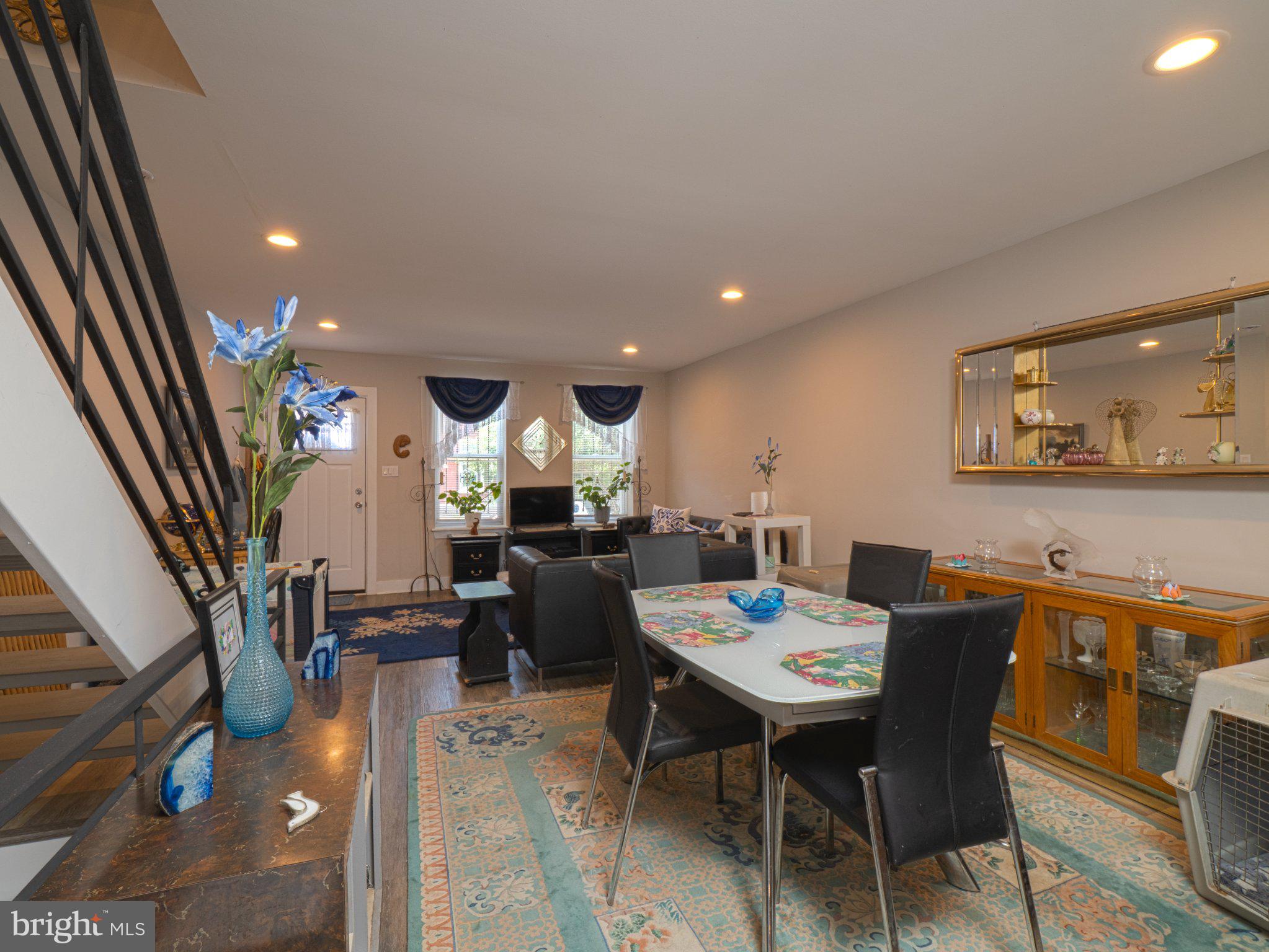 POINT BREEZE - Residential