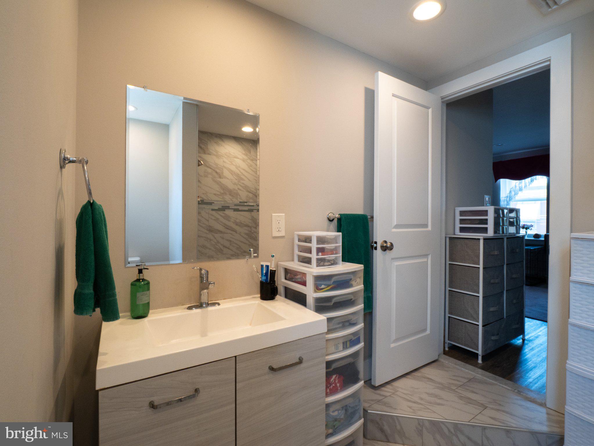 POINT BREEZE - Residential