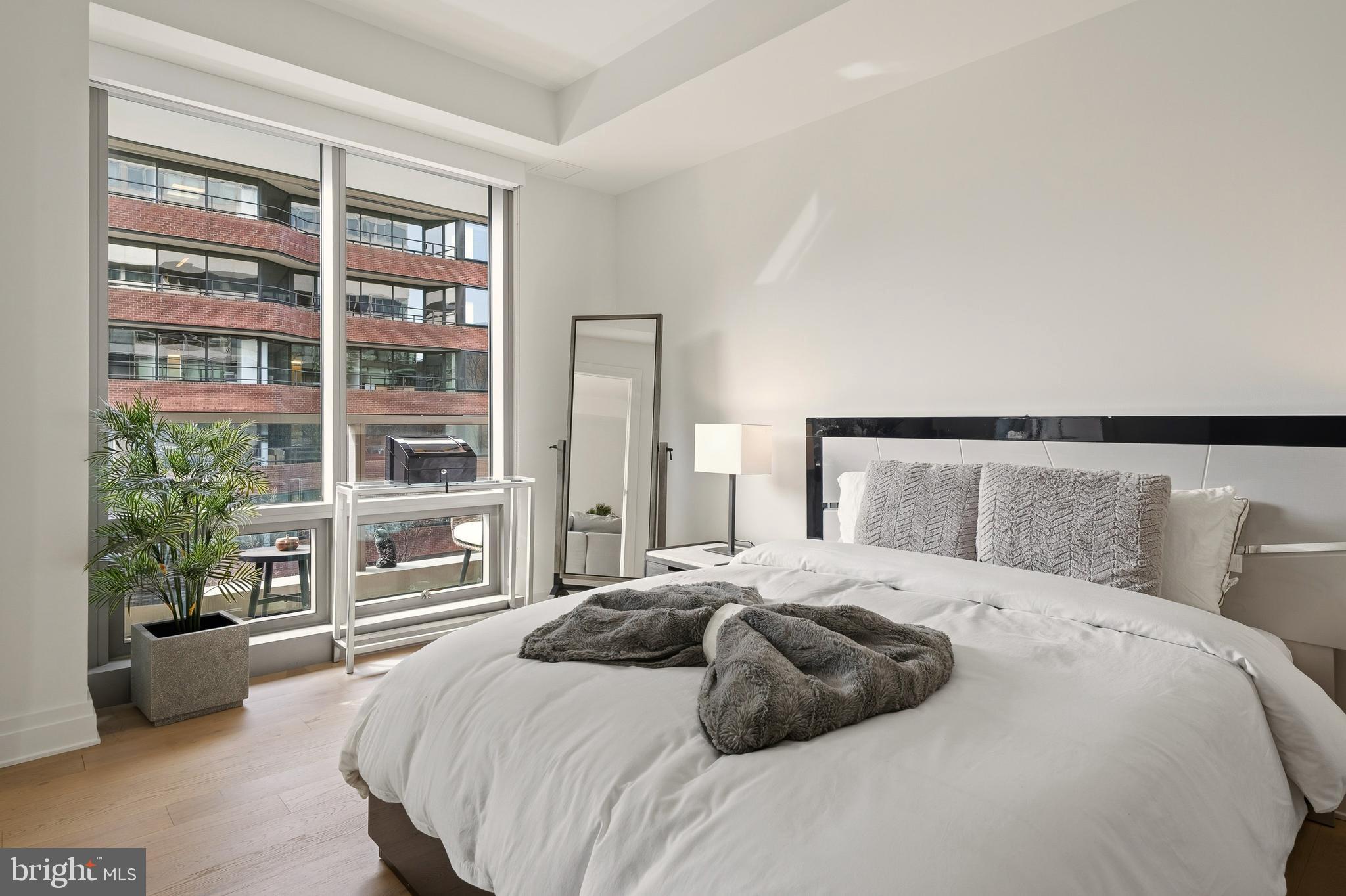 WEST END - Residential