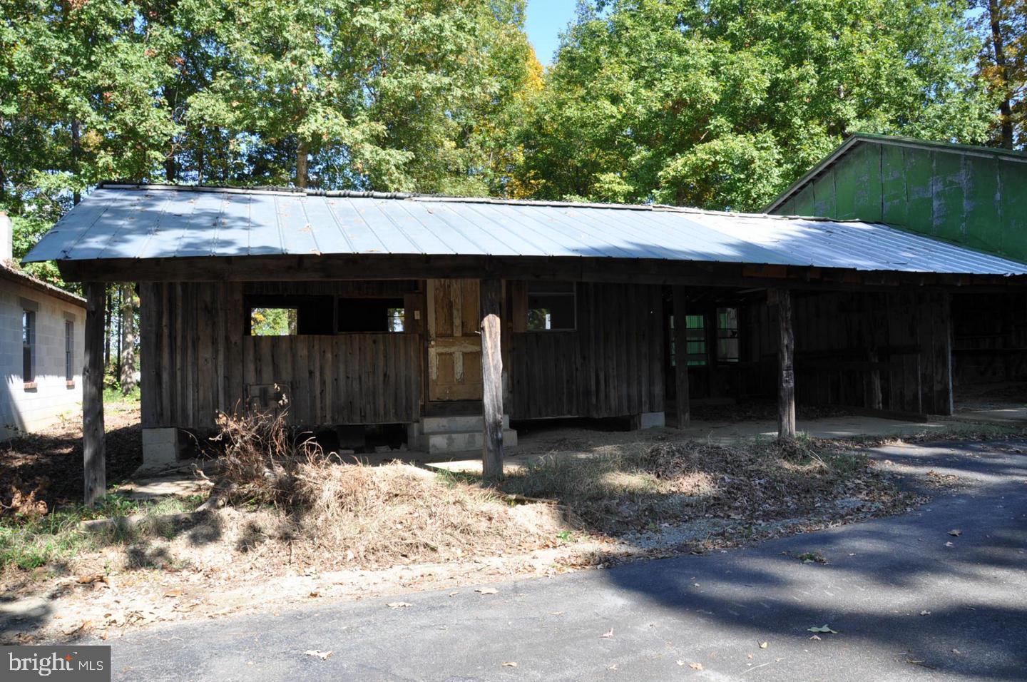 PLEASANTS LANDING - Residential