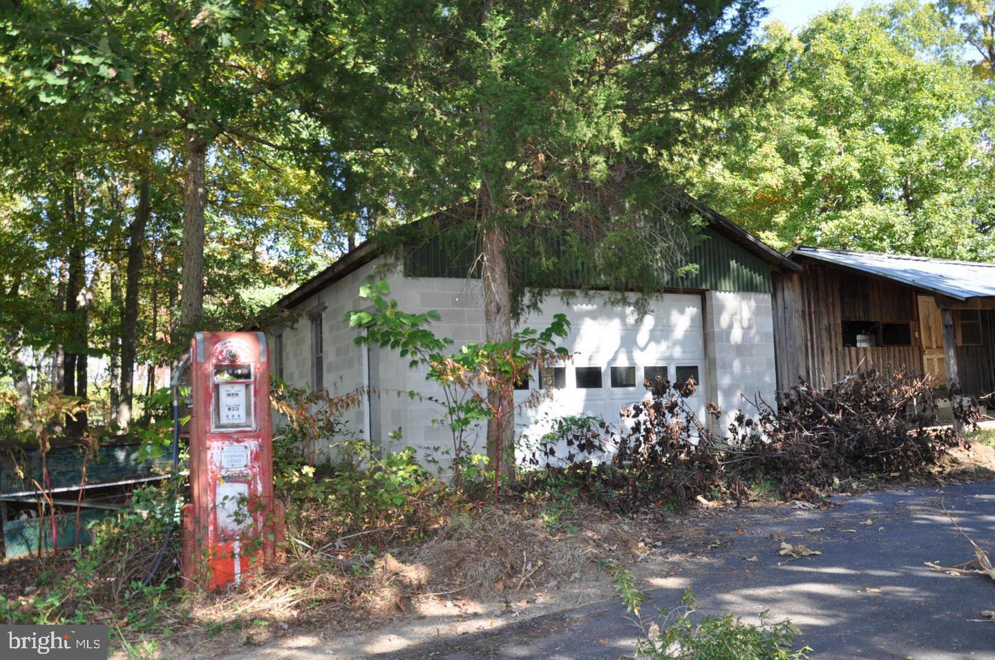 PLEASANTS LANDING - Residential