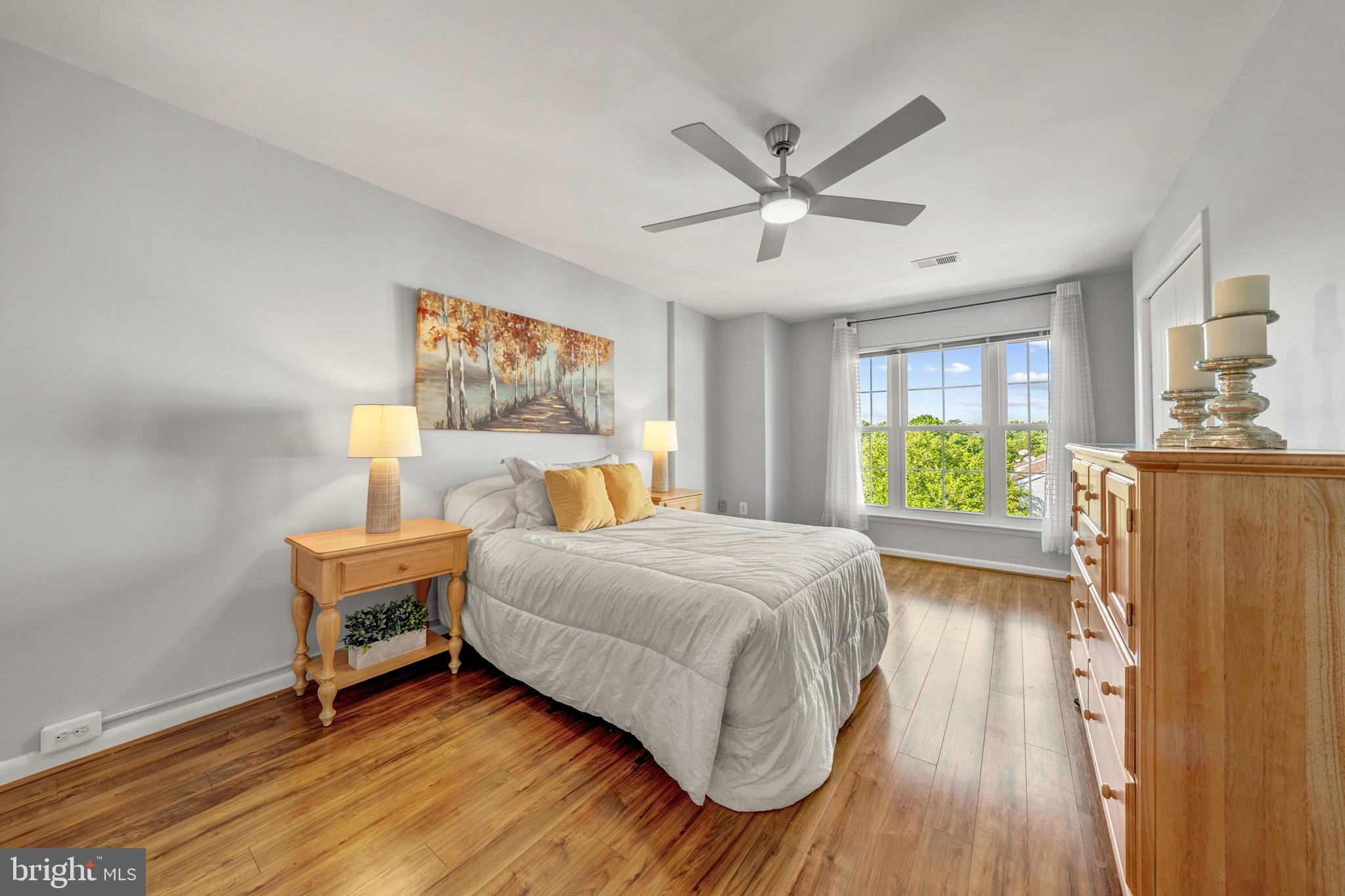 ASHBURN VILLAGE - Residential