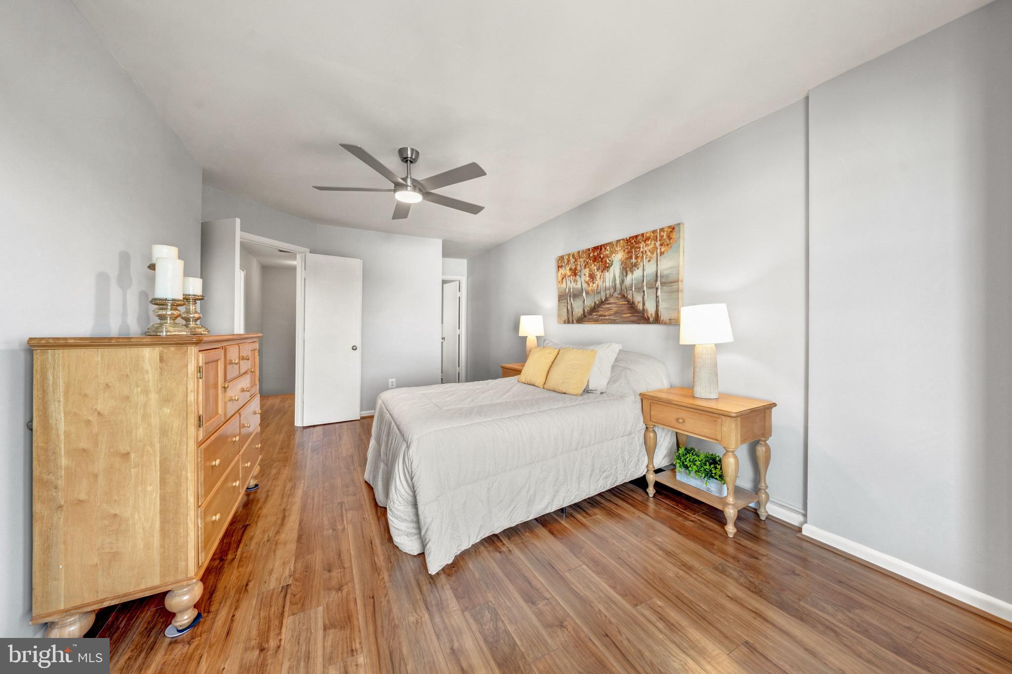 ASHBURN VILLAGE - Residential