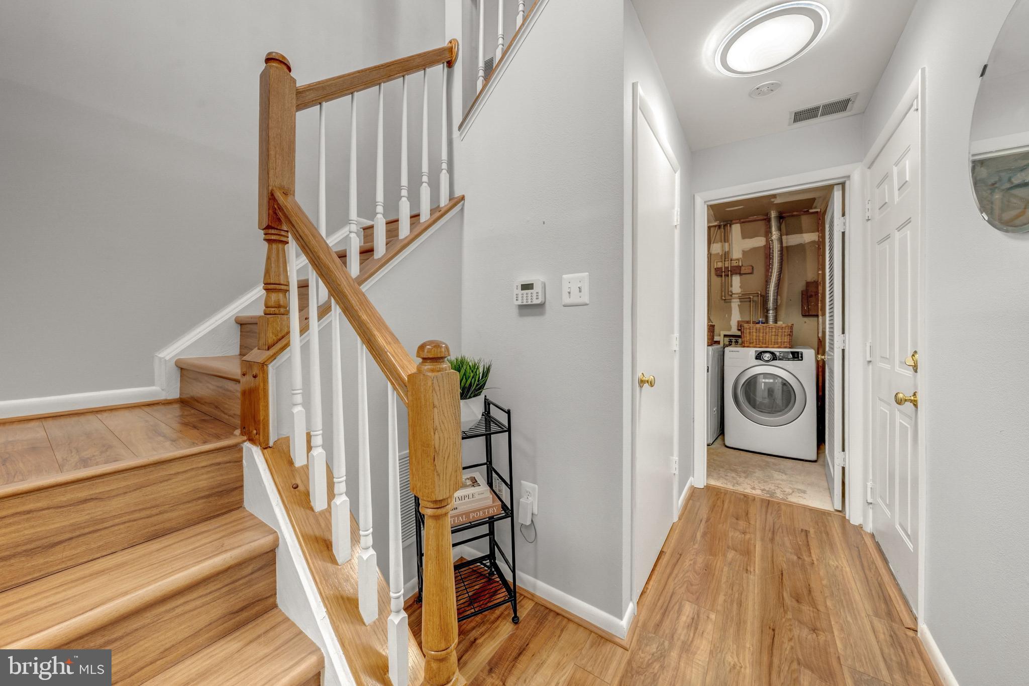 ASHBURN VILLAGE - Residential