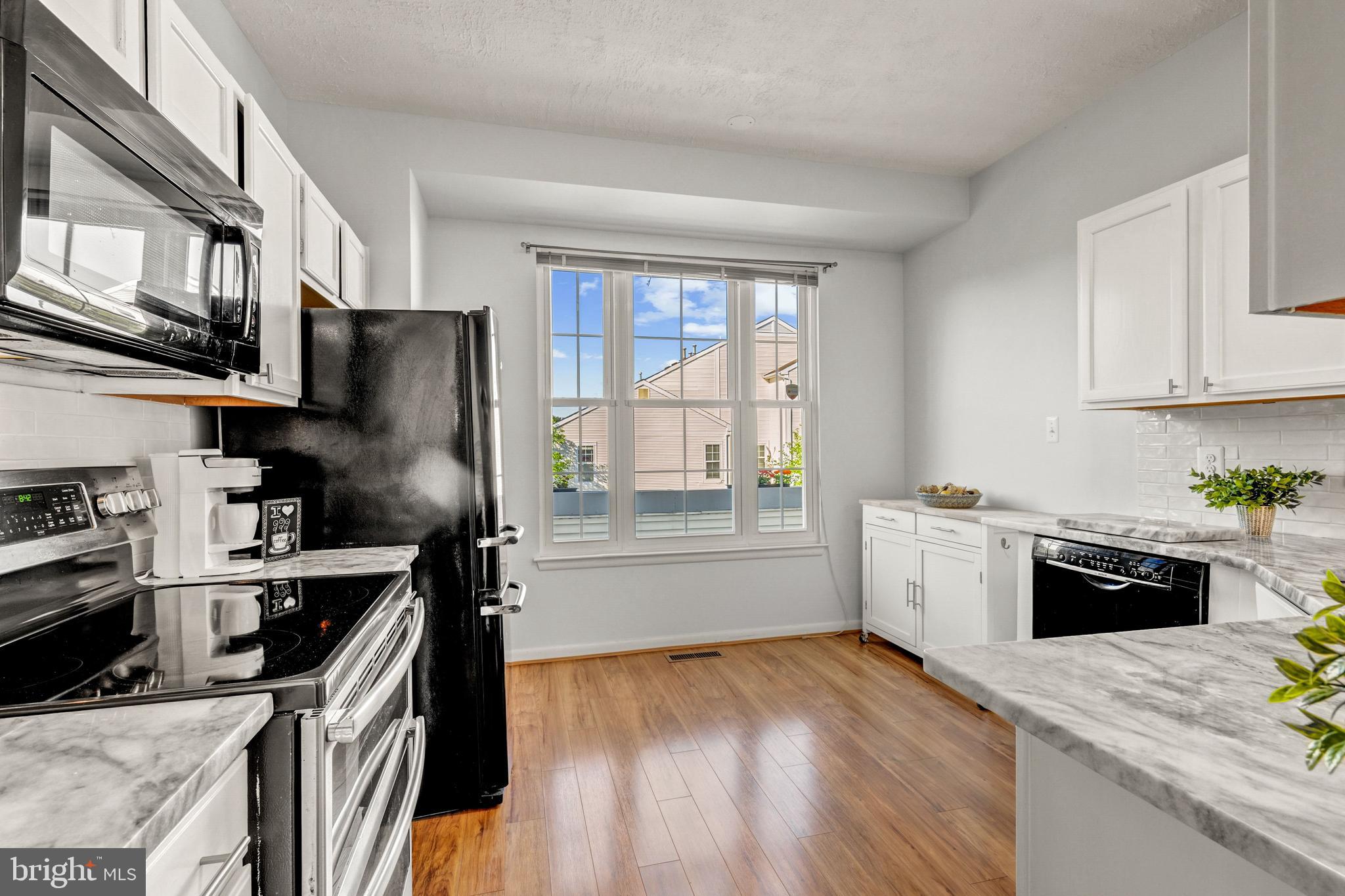 ASHBURN VILLAGE - Residential