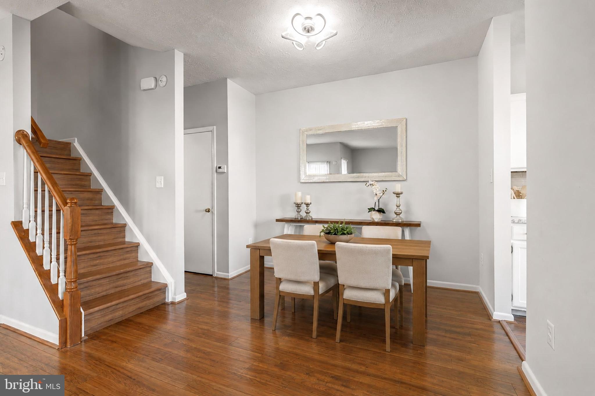 ASHBURN VILLAGE - Residential