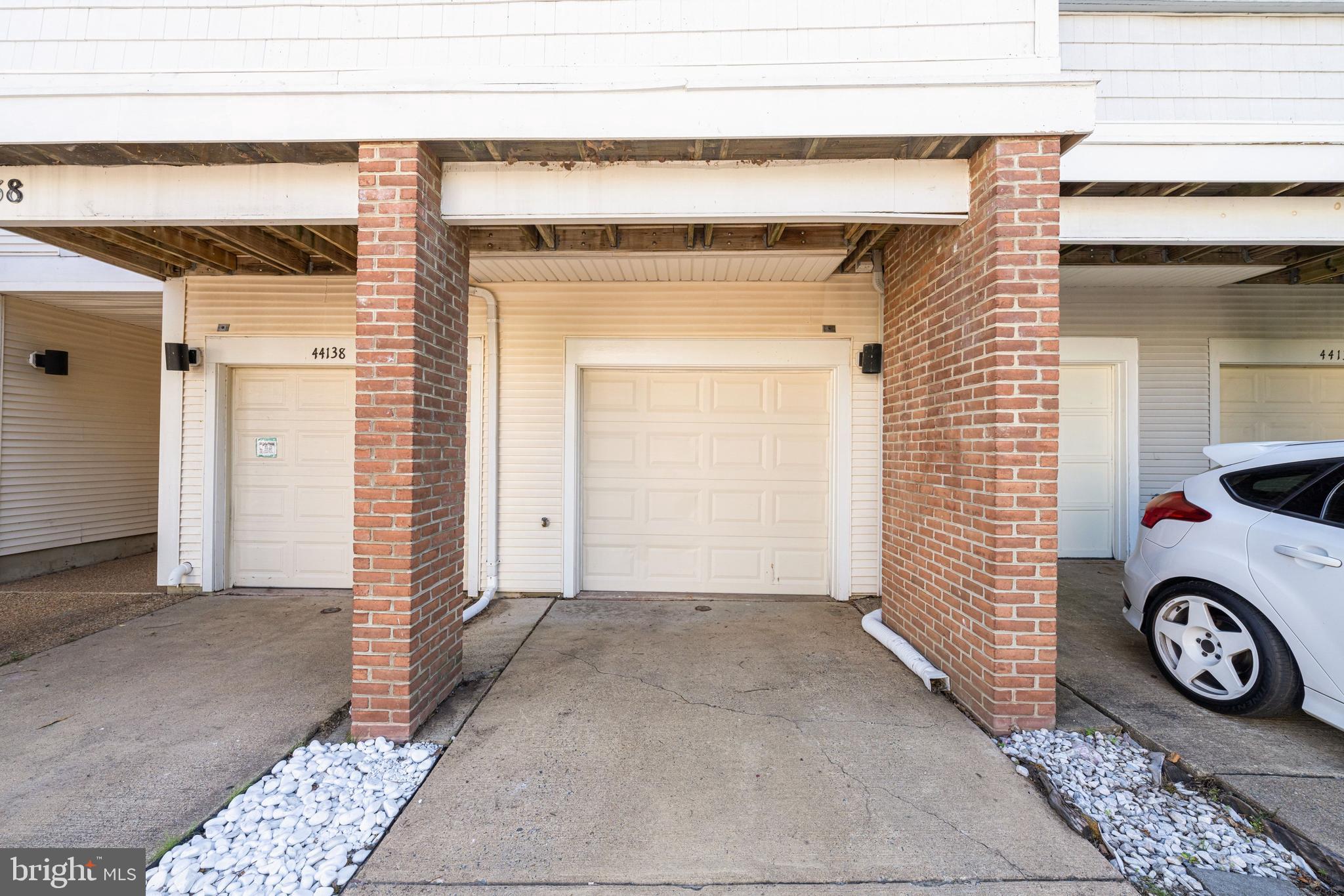 ASHBURN VILLAGE - Residential