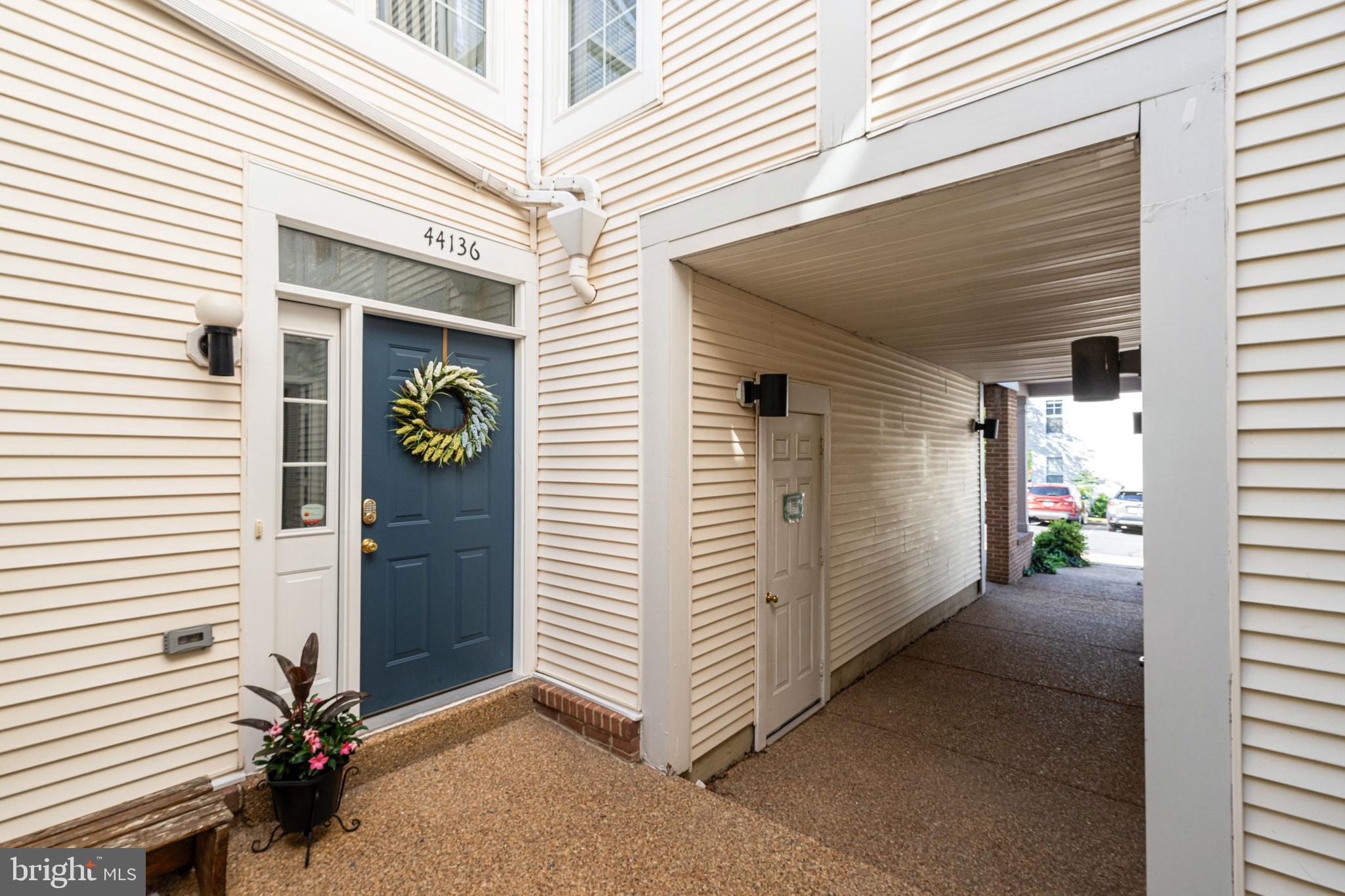 ASHBURN VILLAGE - Residential