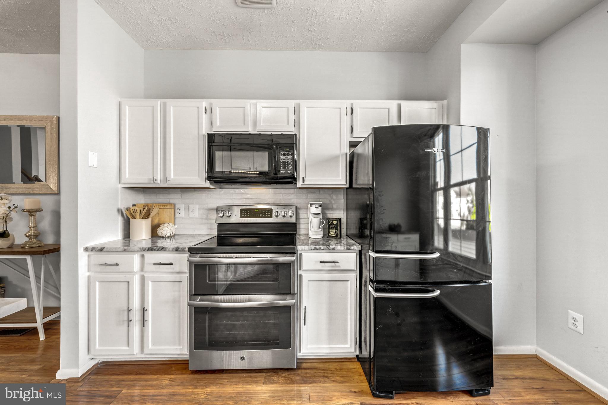 ASHBURN VILLAGE - Residential