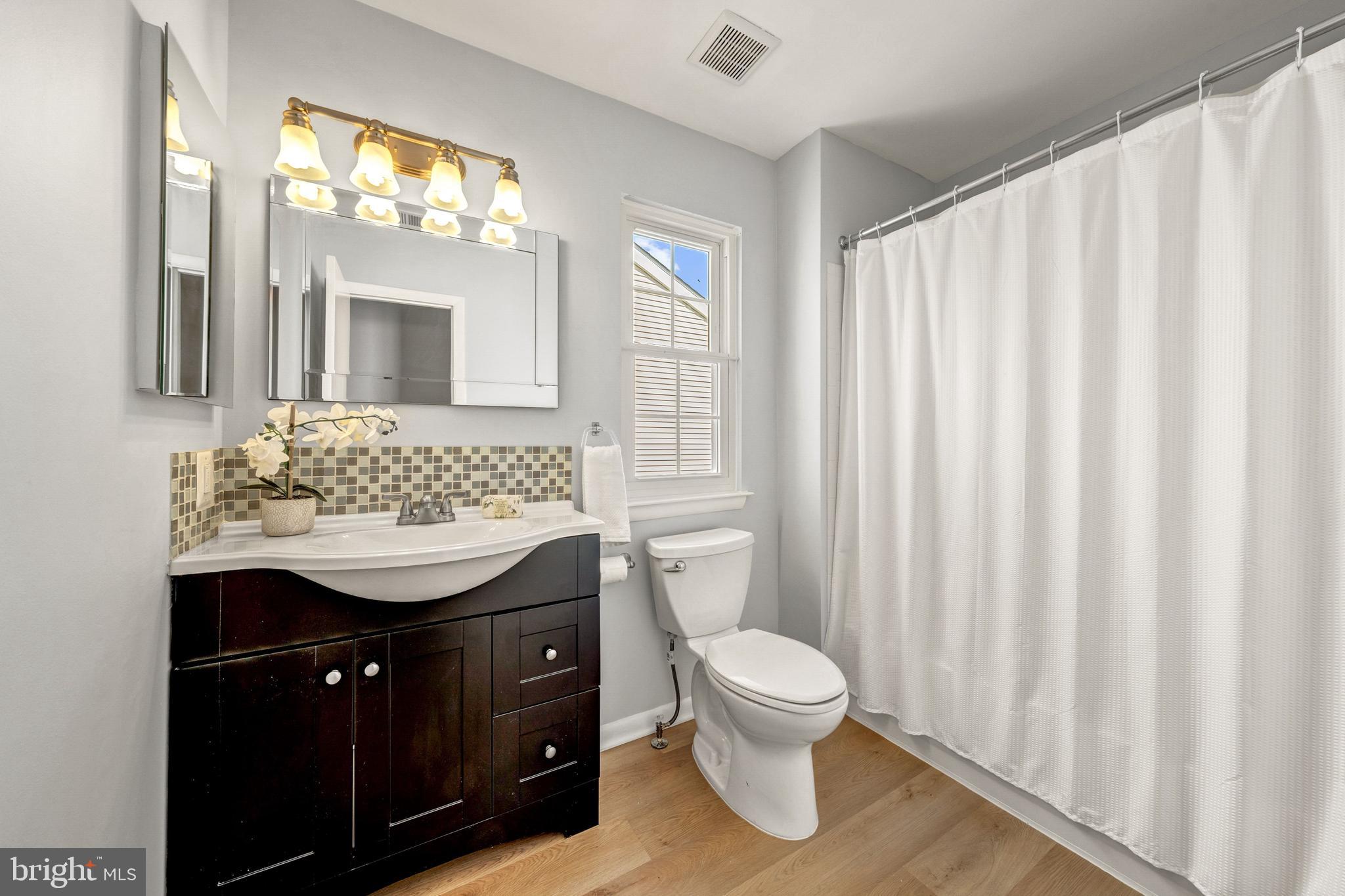 ASHBURN VILLAGE - Residential