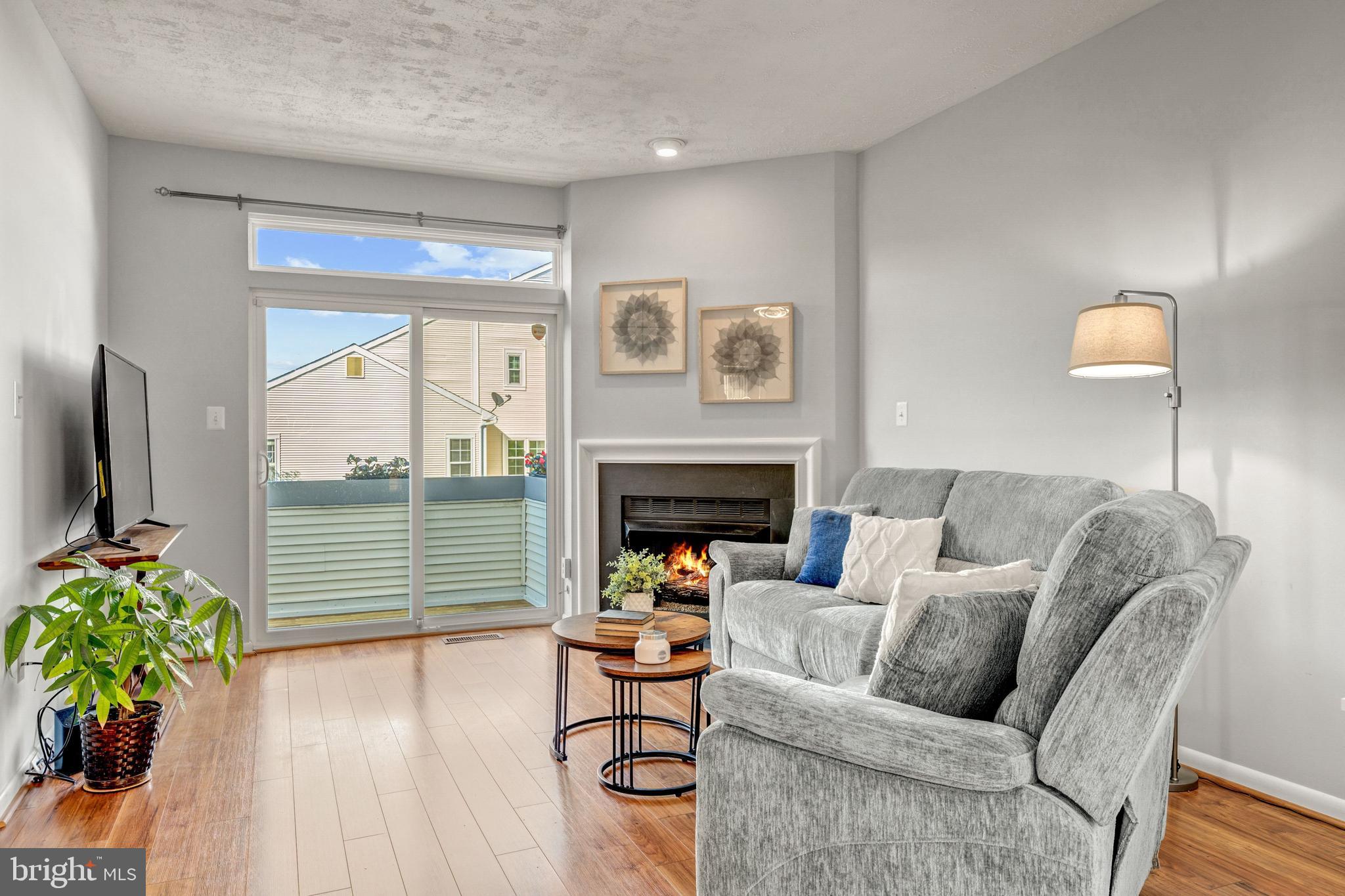 ASHBURN VILLAGE - Residential