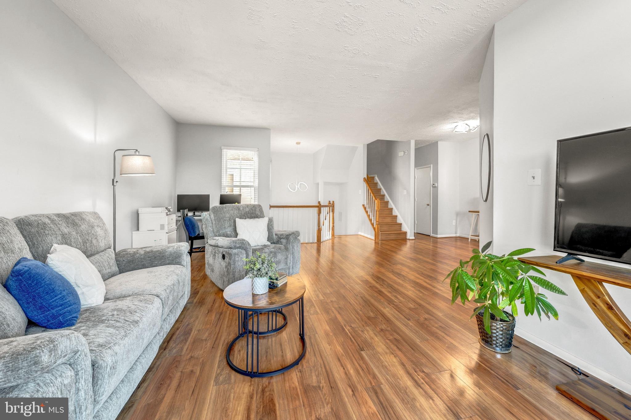 ASHBURN VILLAGE - Residential