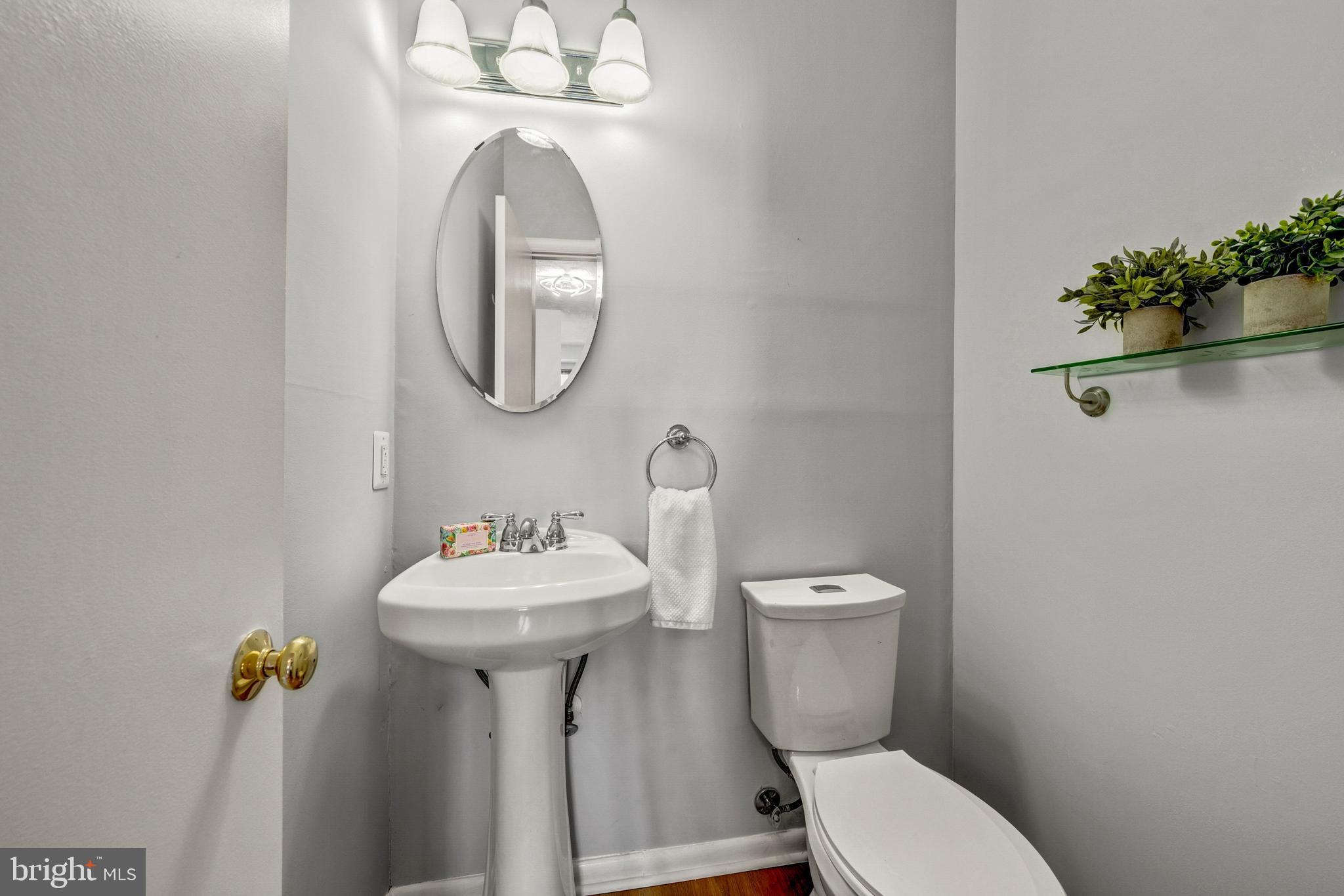 ASHBURN VILLAGE - Residential
