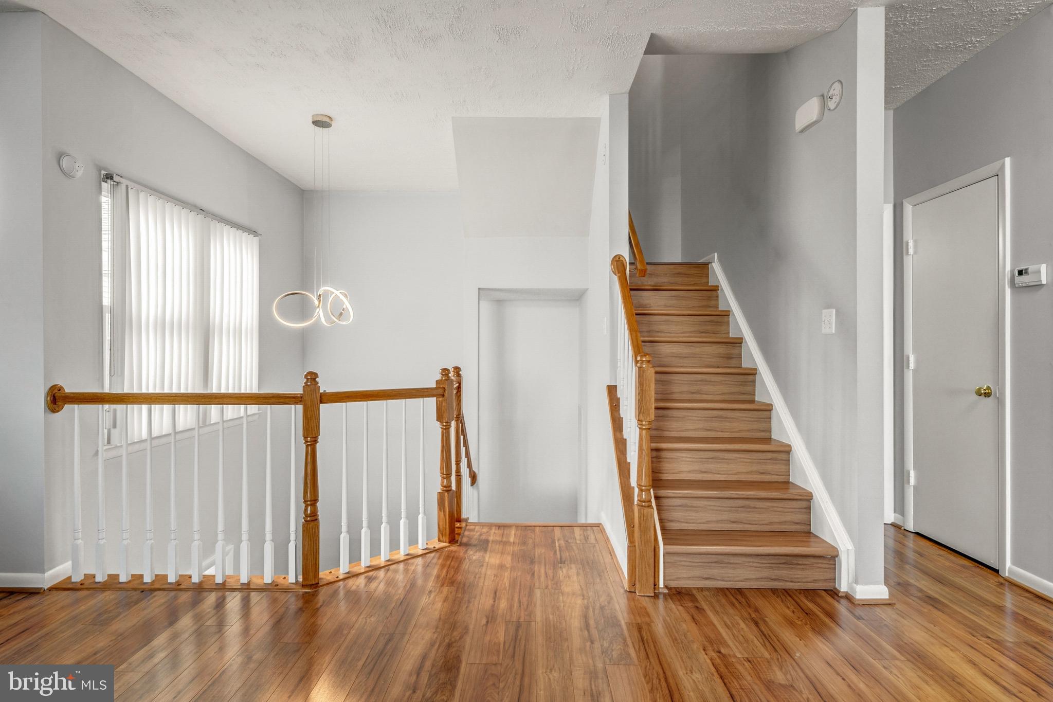 ASHBURN VILLAGE - Residential