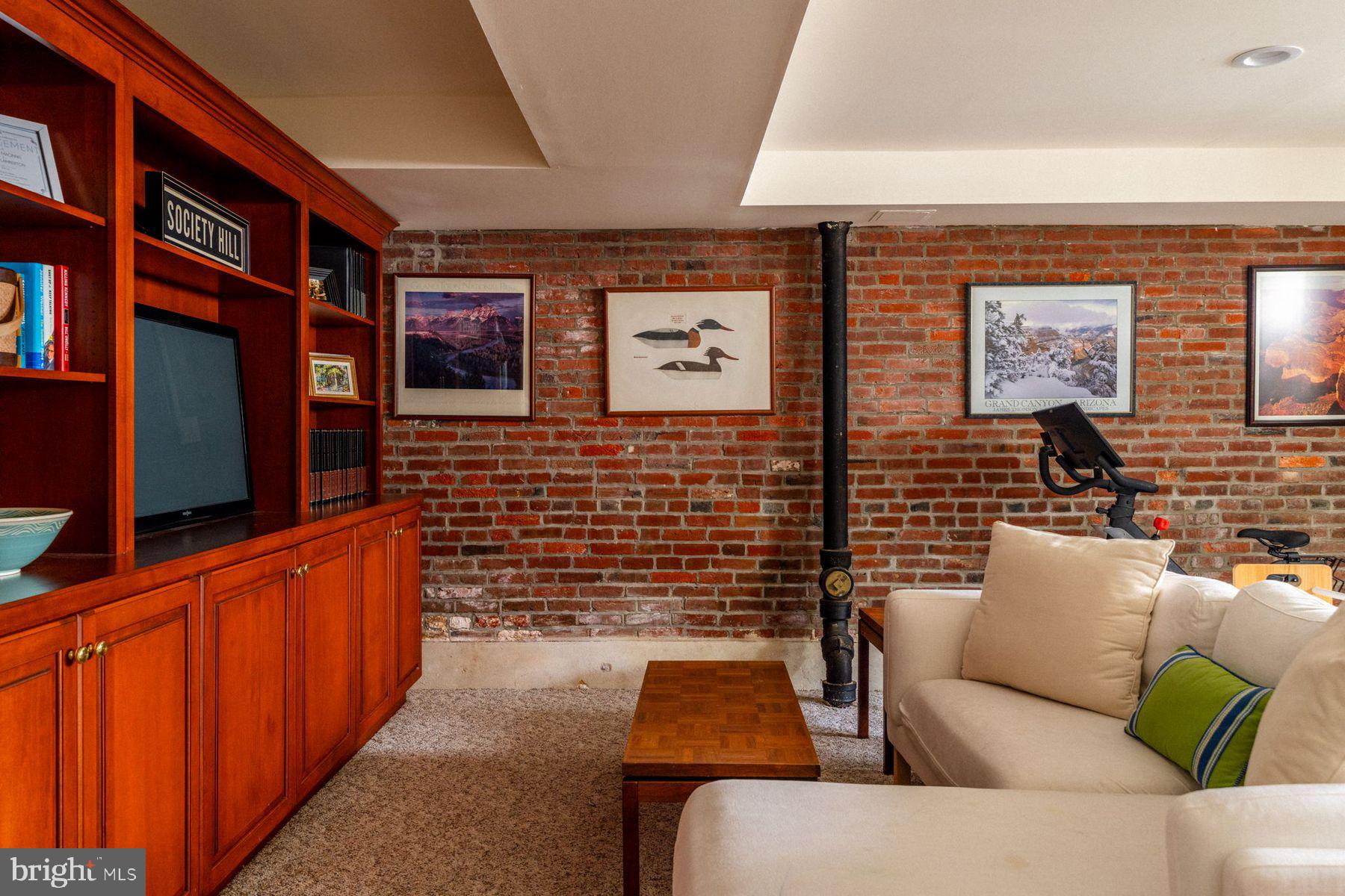 SOCIETY HILL - Residential