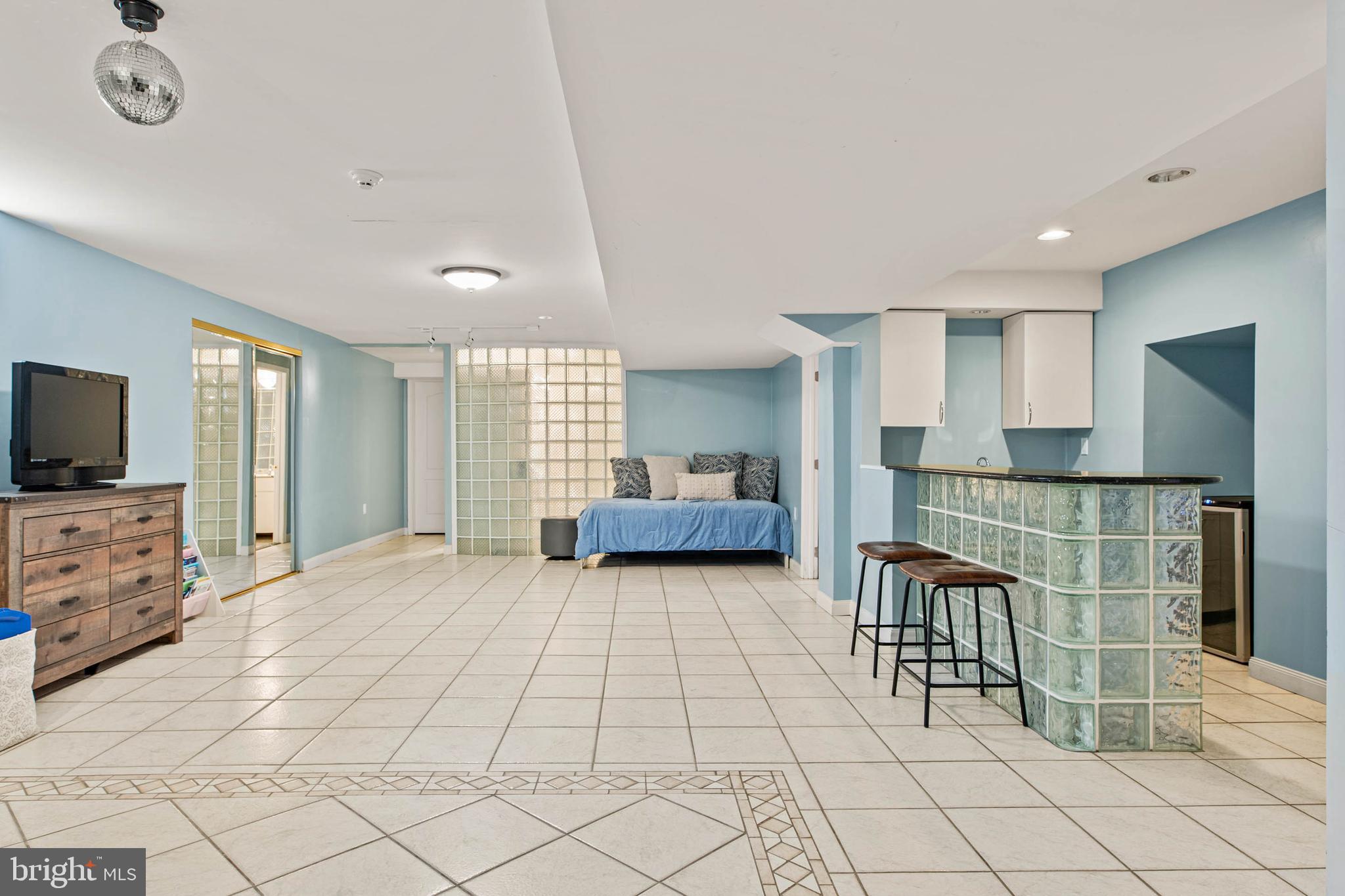 CREEKSIDE AT BLUE BELL - Residential
