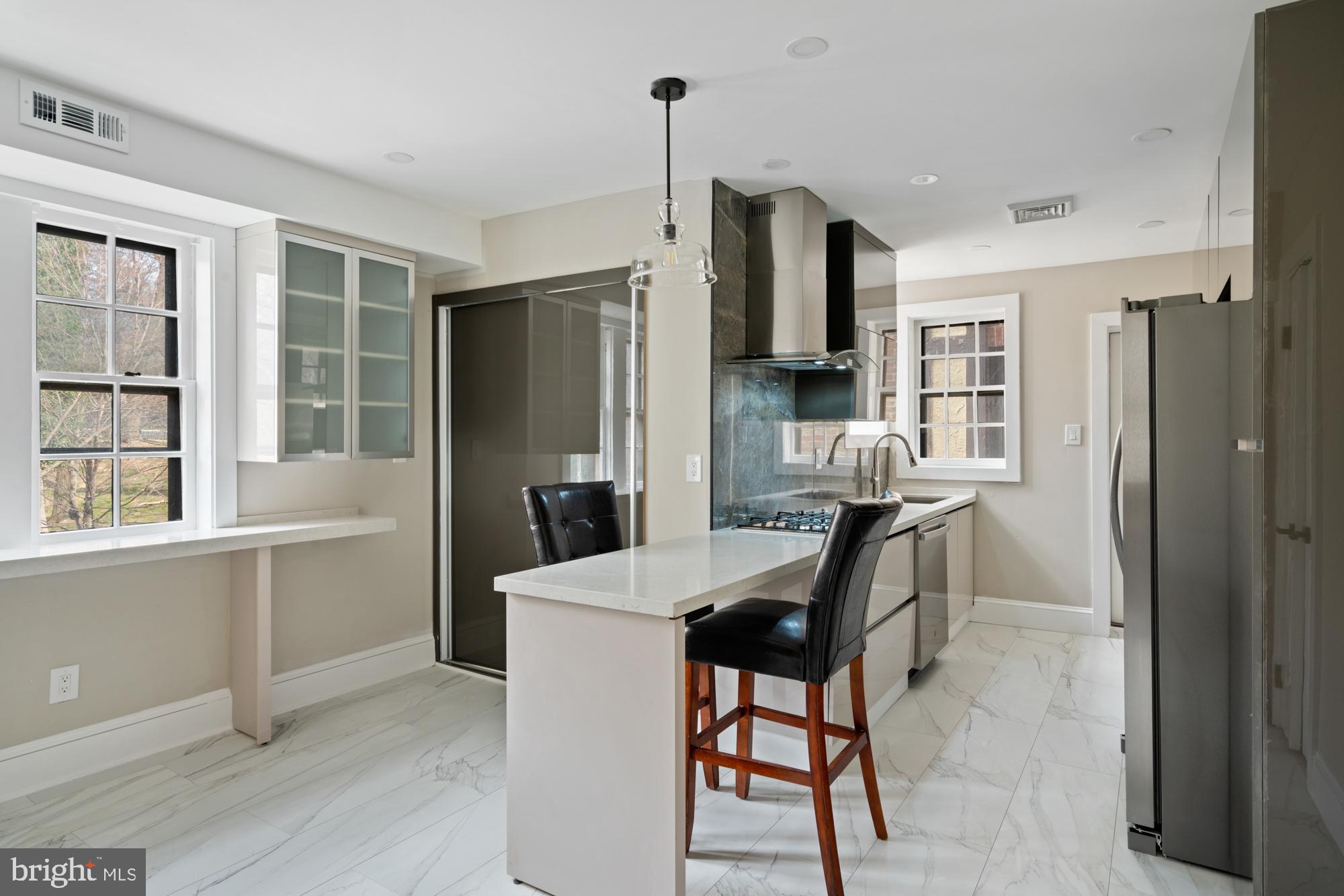 YORKLYNNE MANOR - Residential Lease
