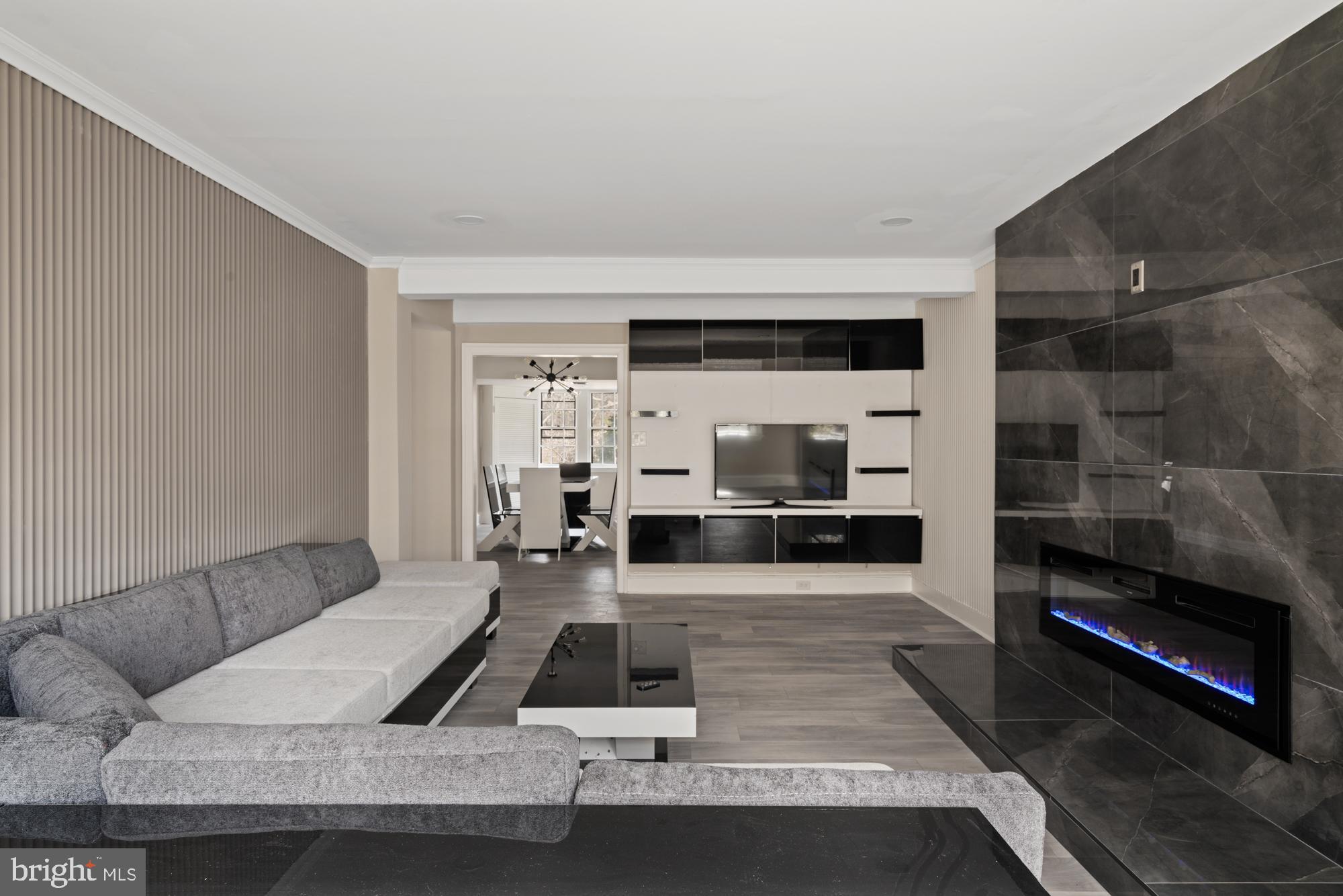 YORKLYNNE MANOR - Residential Lease