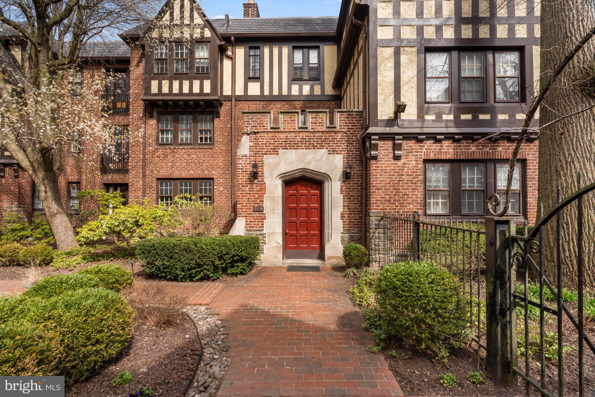 YORKLYNNE MANOR - Residential Lease