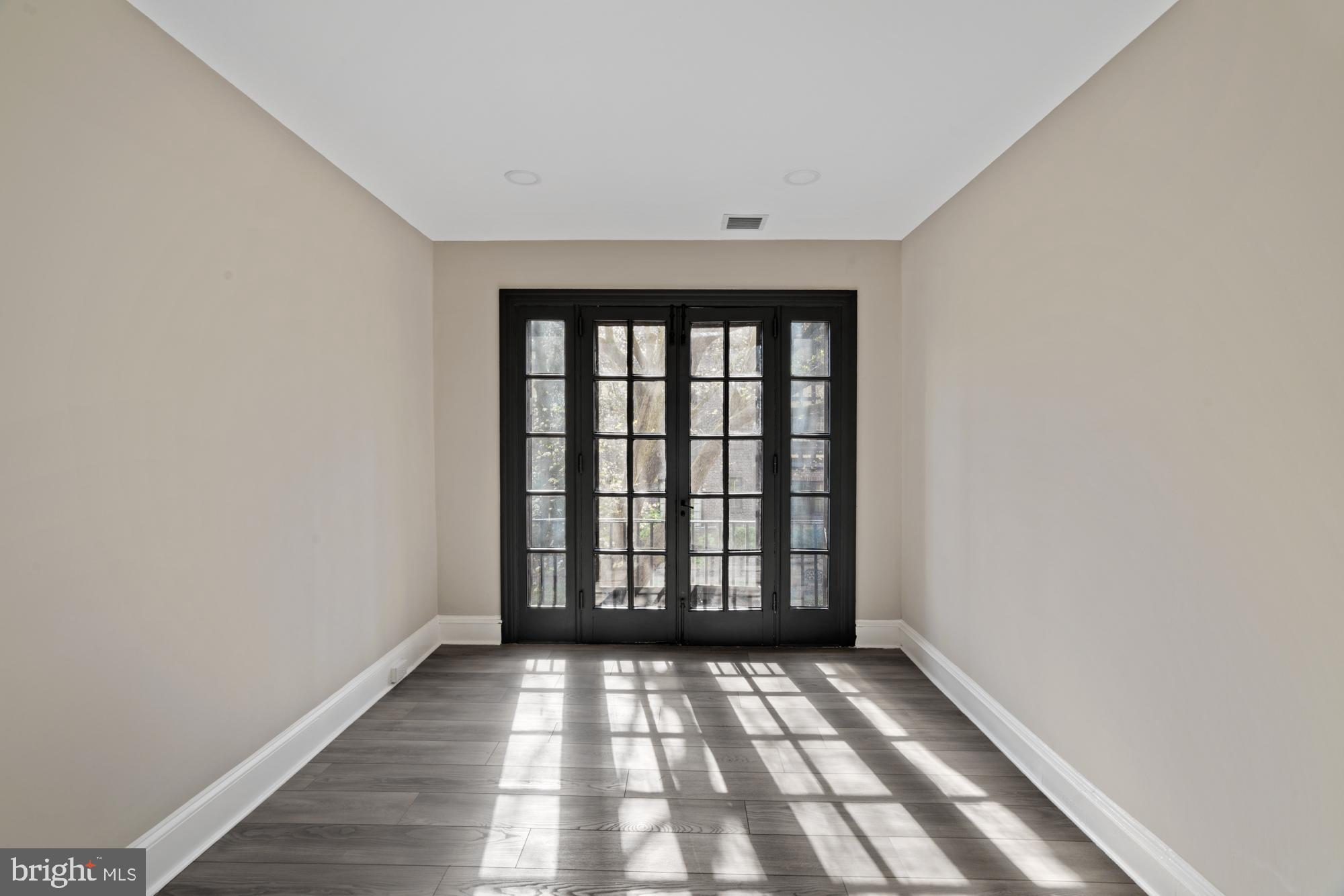 YORKLYNNE MANOR - Residential Lease
