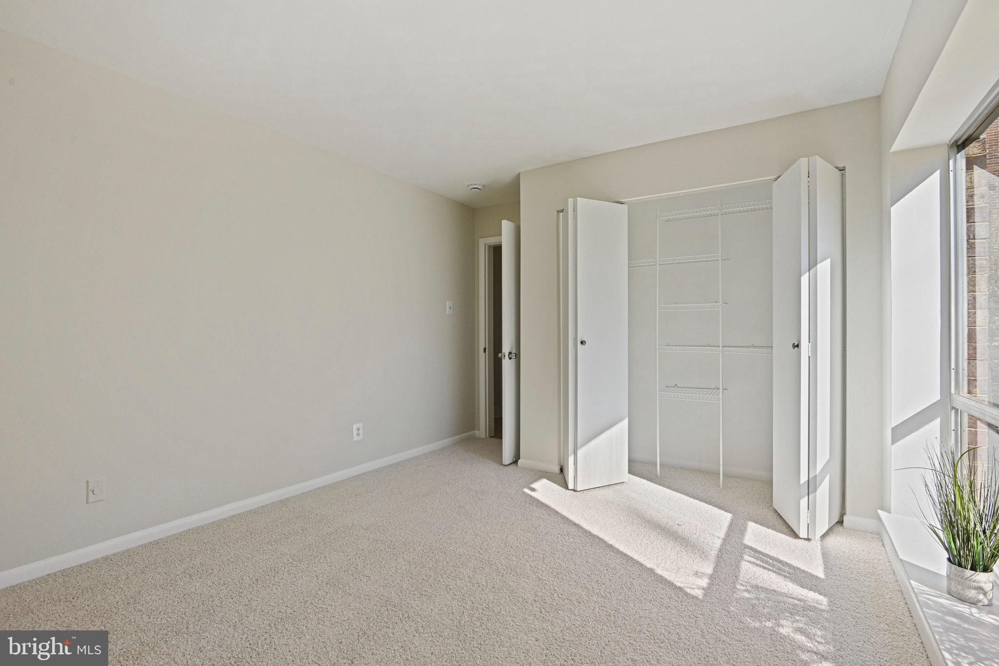 VANTAGE HILL - Residential