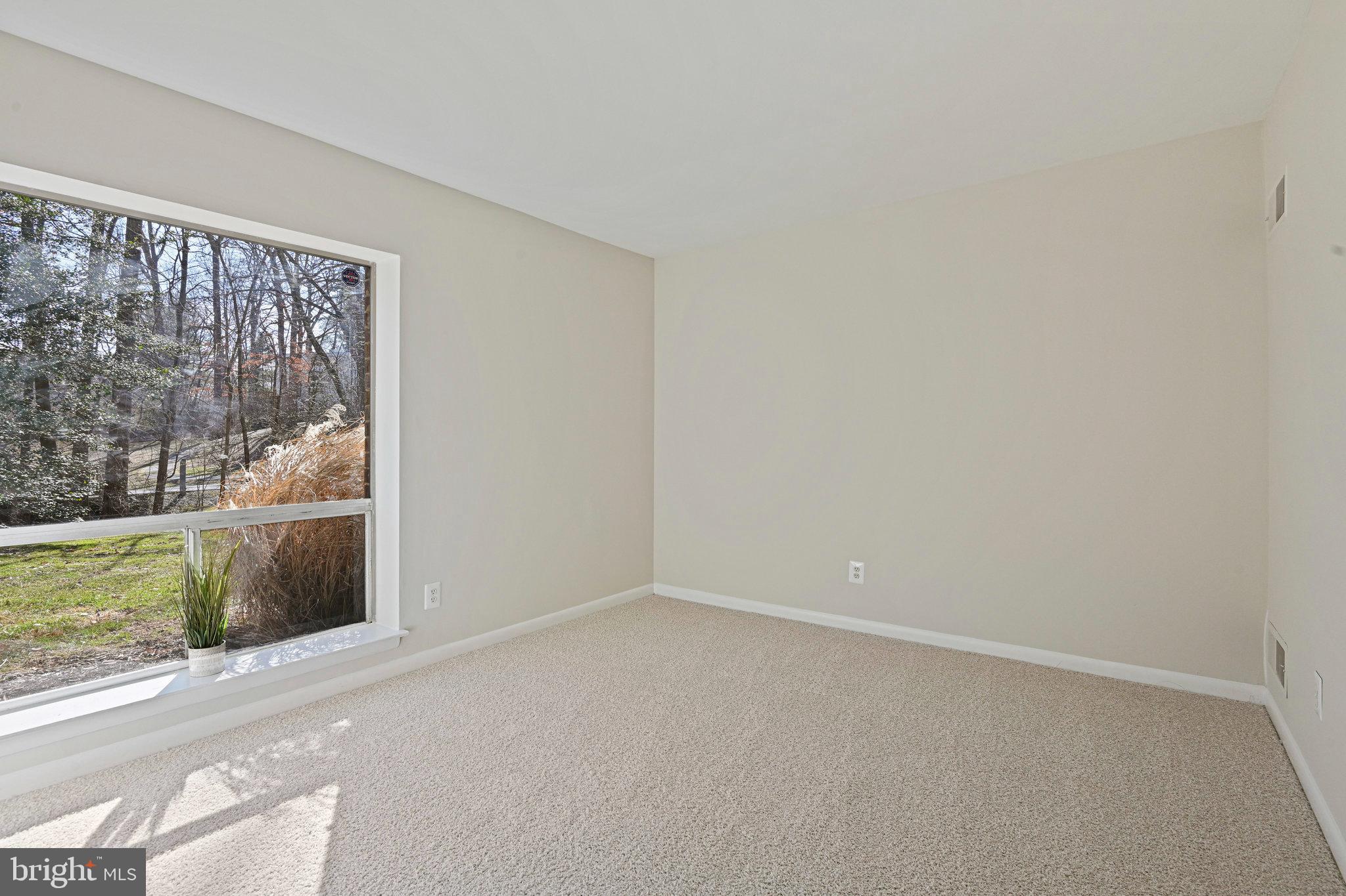 VANTAGE HILL - Residential