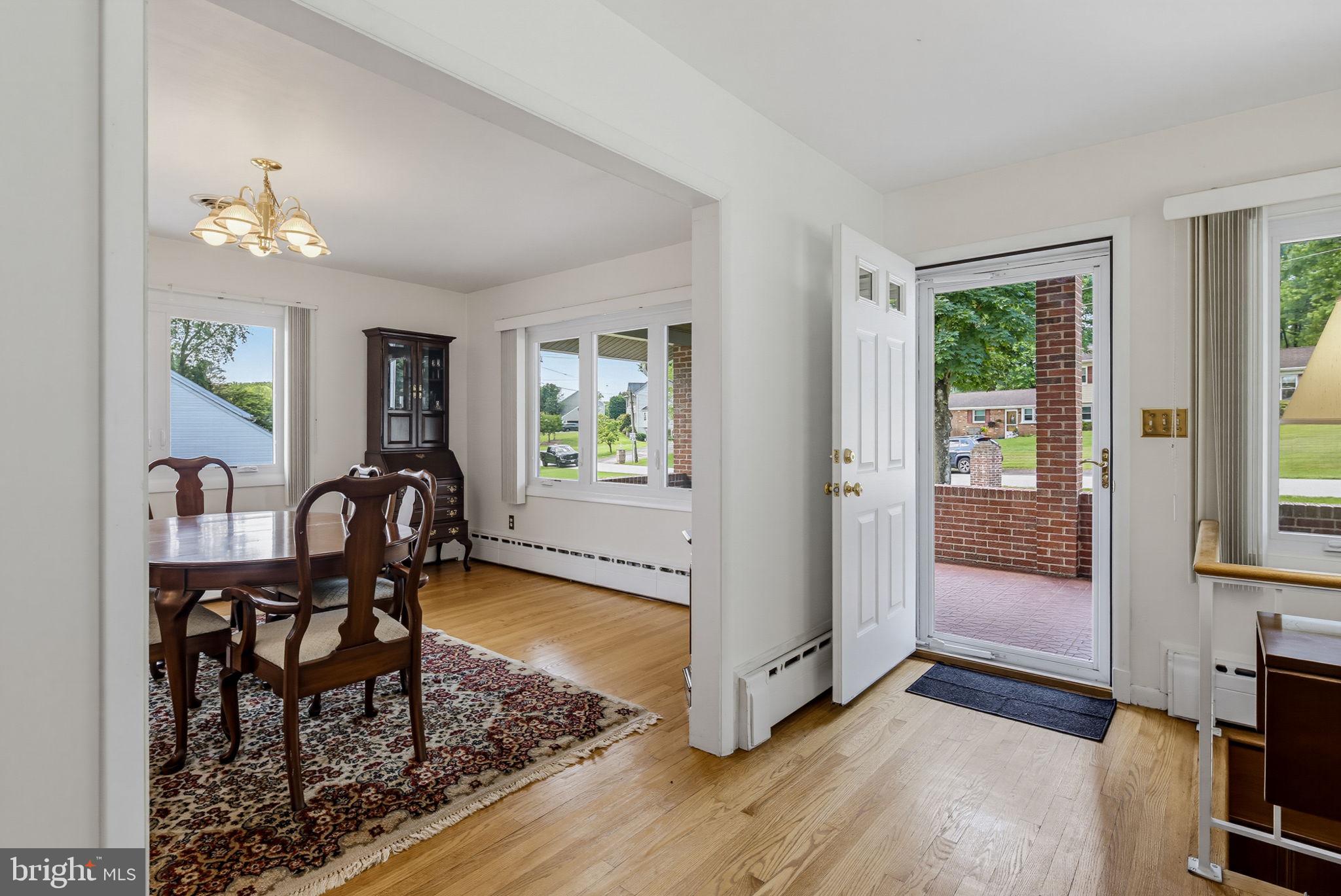 CHESTNUT HILL - Residential