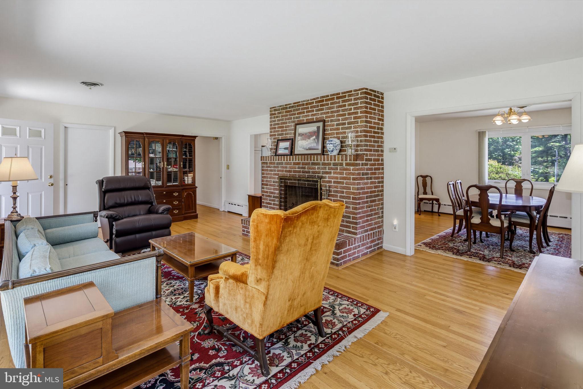 CHESTNUT HILL - Residential