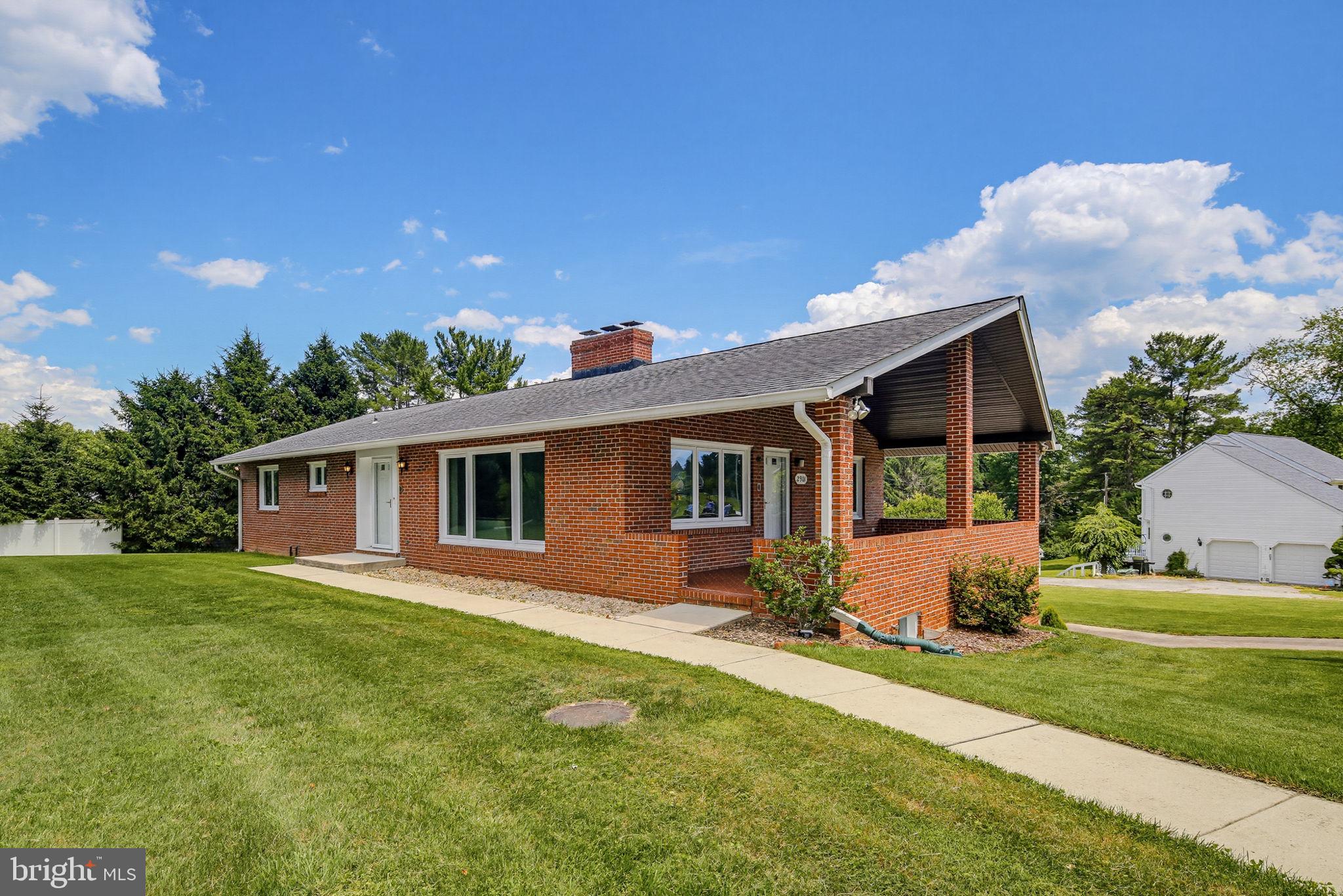 CHESTNUT HILL - Residential