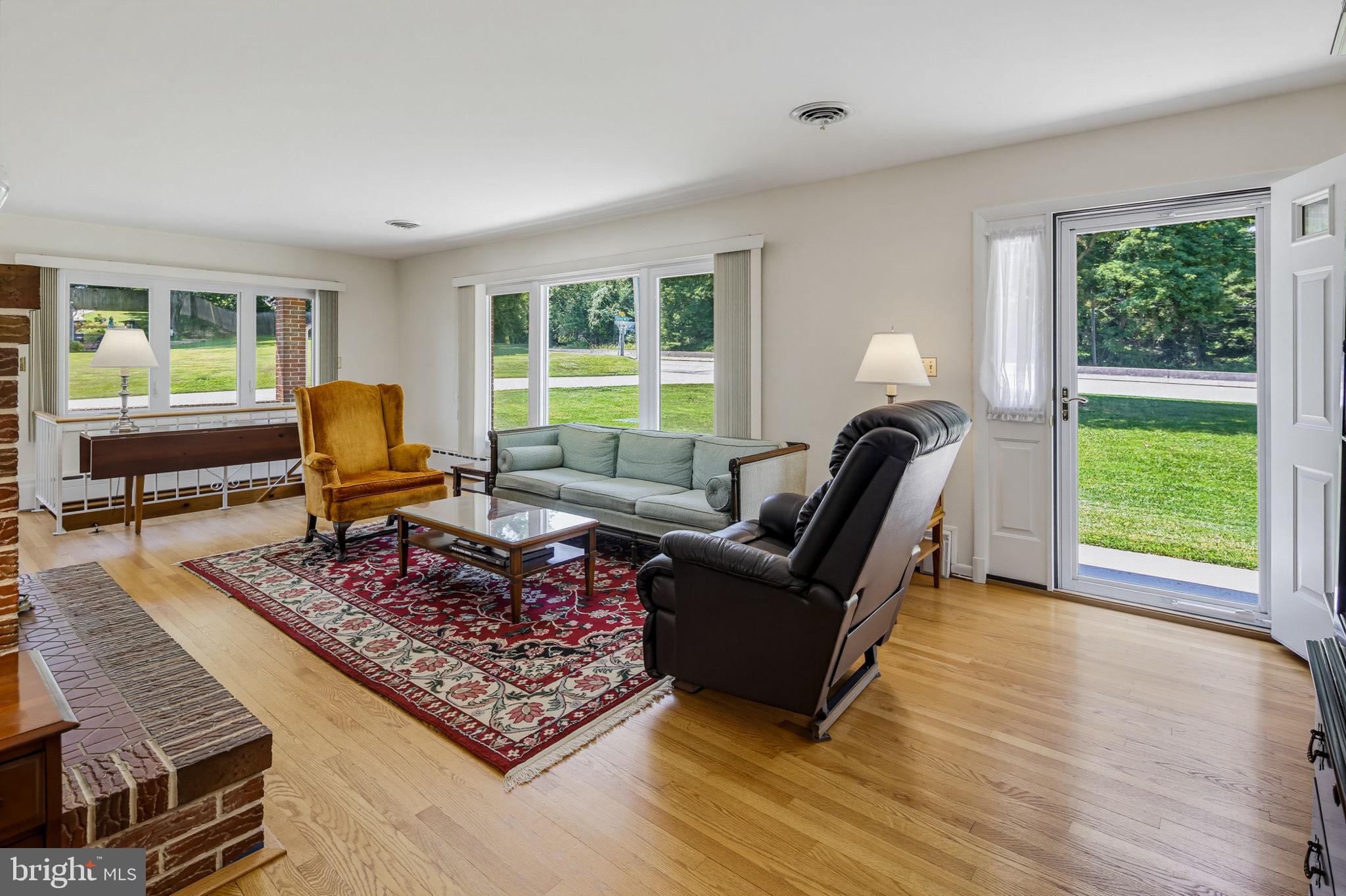 CHESTNUT HILL - Residential