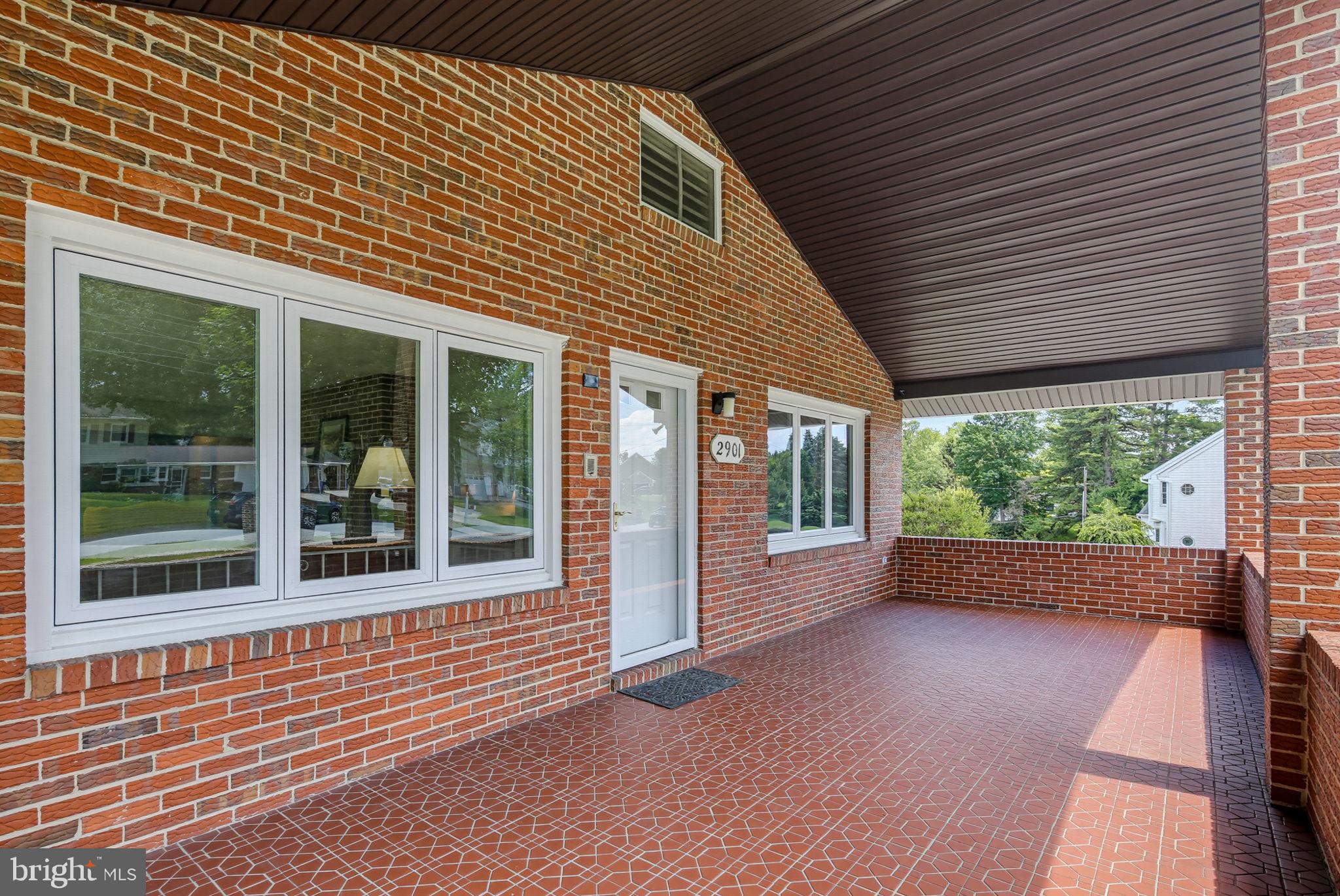 CHESTNUT HILL - Residential