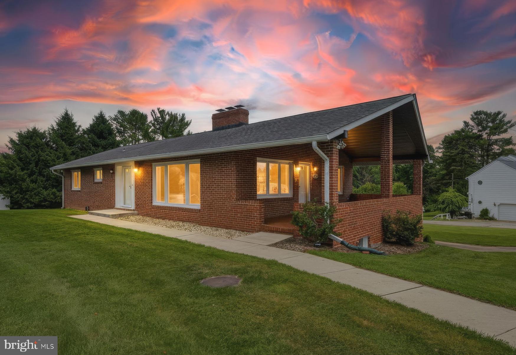 CHESTNUT HILL - Residential