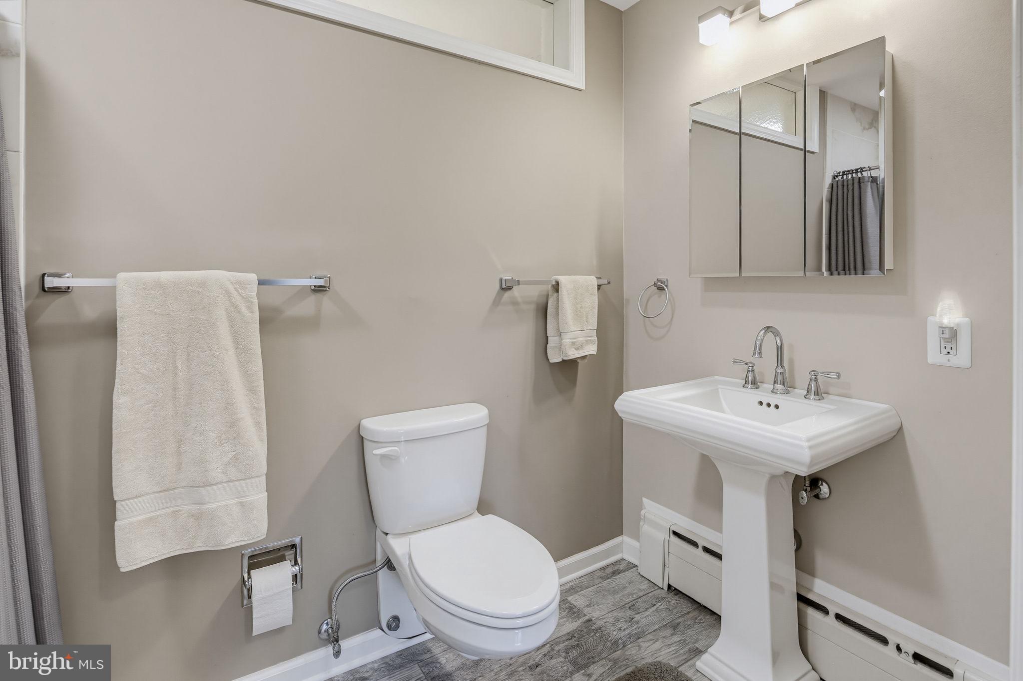 CHESTNUT HILL - Residential