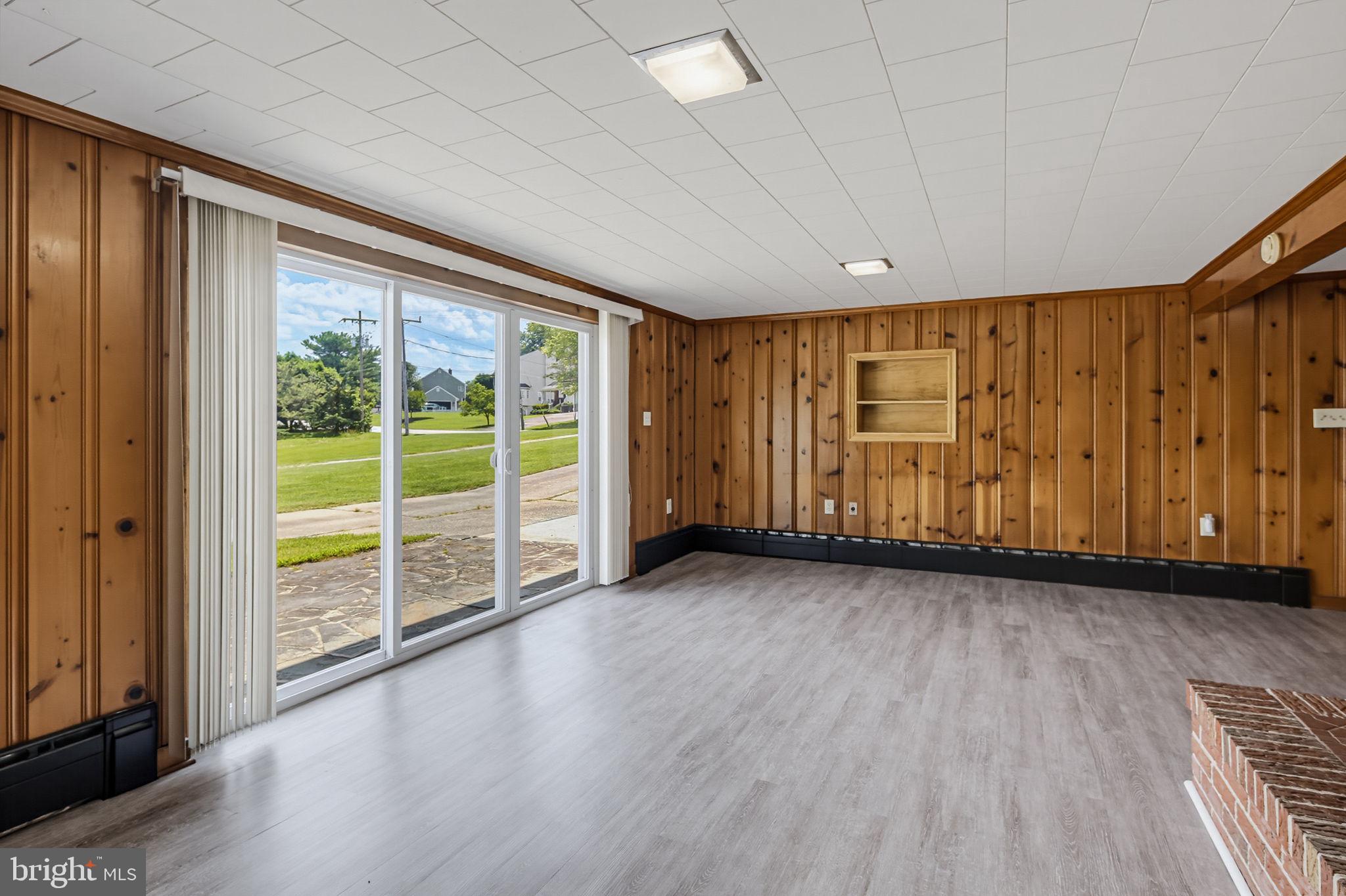 CHESTNUT HILL - Residential