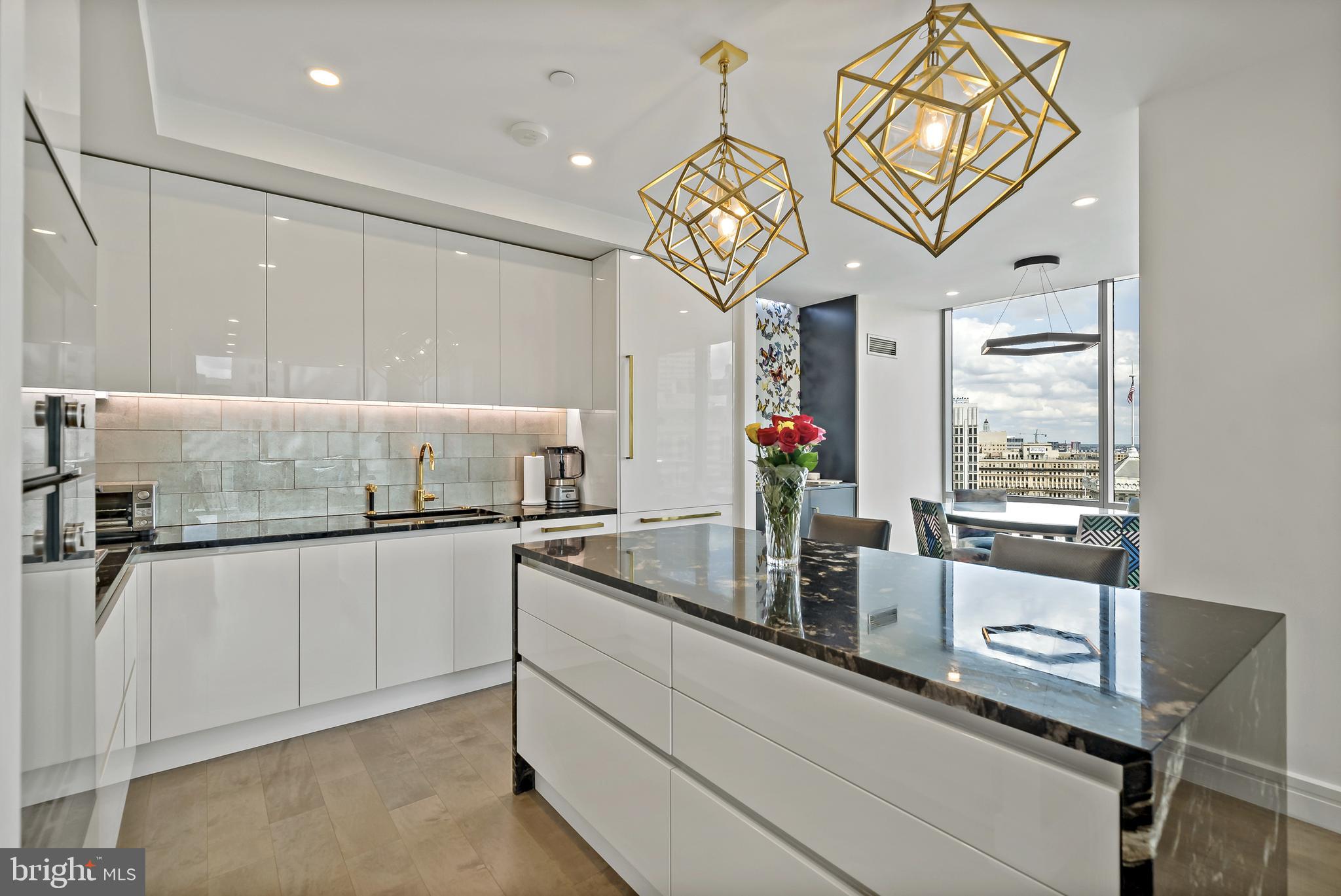 RITTENHOUSE SQUARE - Residential