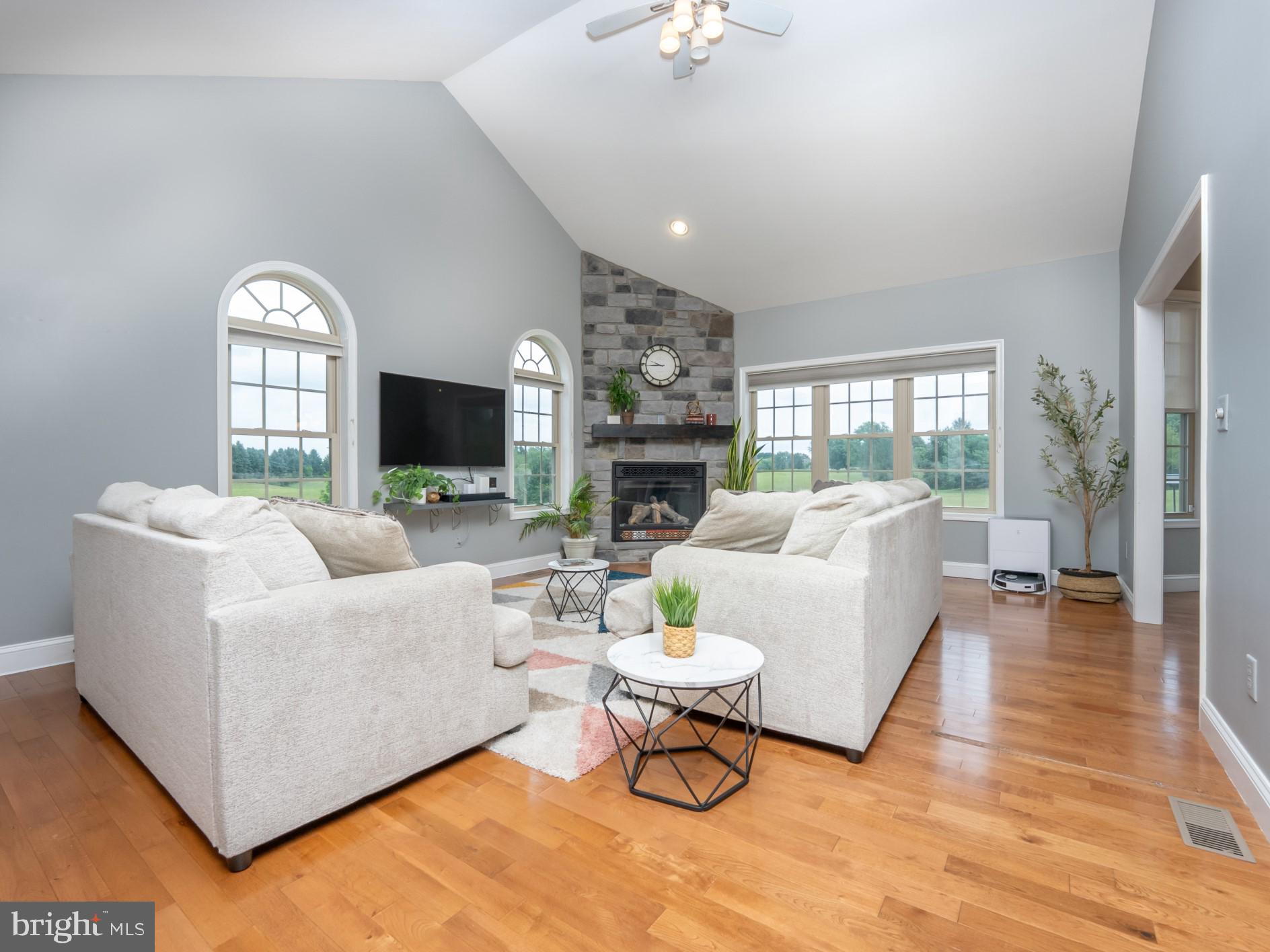 MAJESTIC RIDGE - Residential