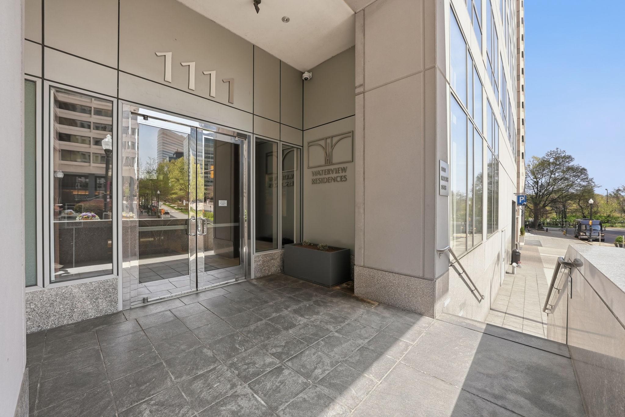 THE WATERVIEW - Residential