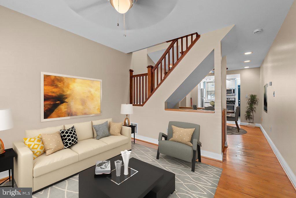 LOCUST POINT - Residential