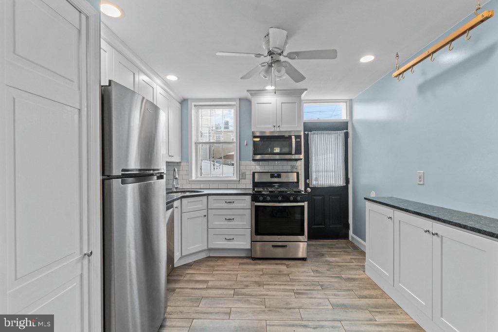 LOCUST POINT - Residential
