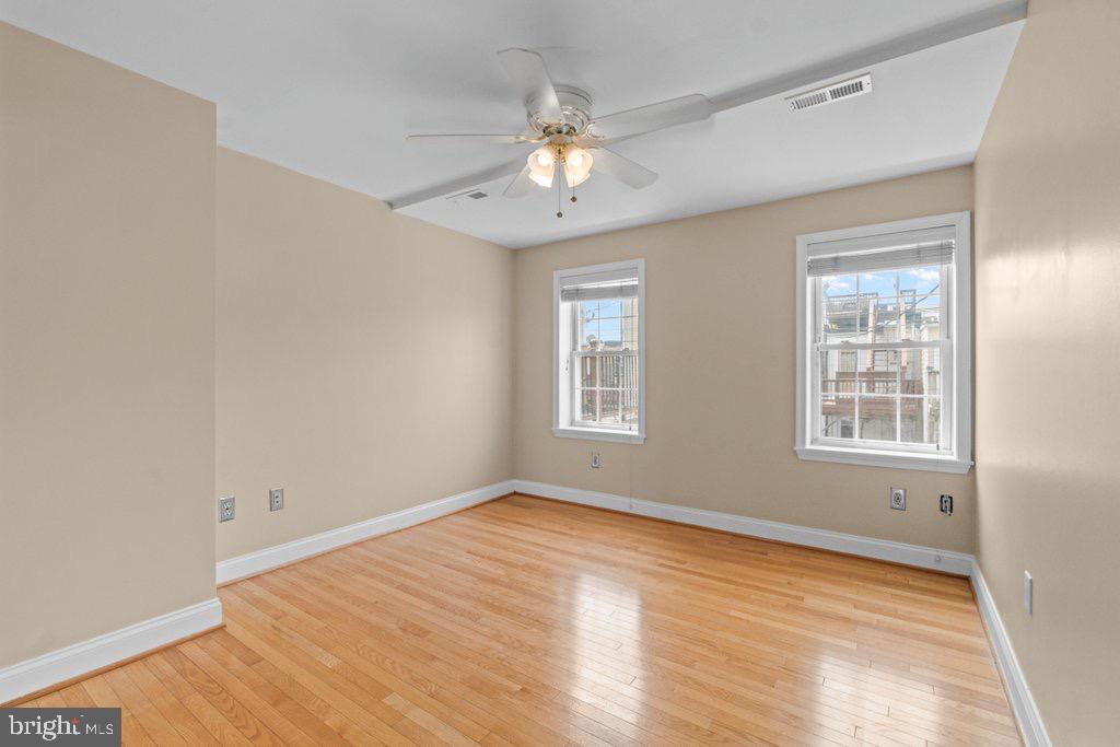 LOCUST POINT - Residential