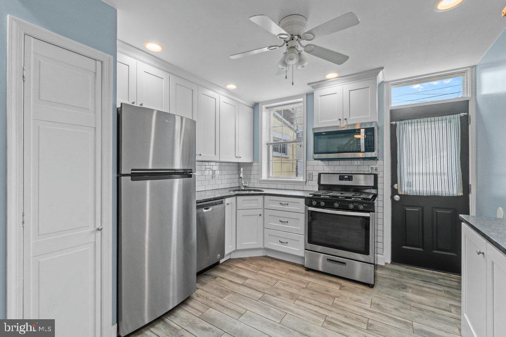 LOCUST POINT - Residential