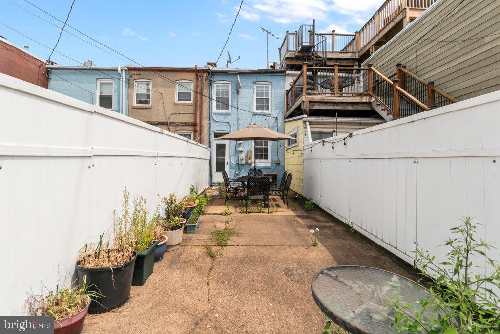 LOCUST POINT - Residential