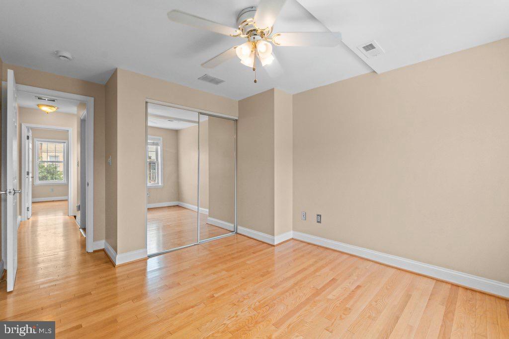 LOCUST POINT - Residential