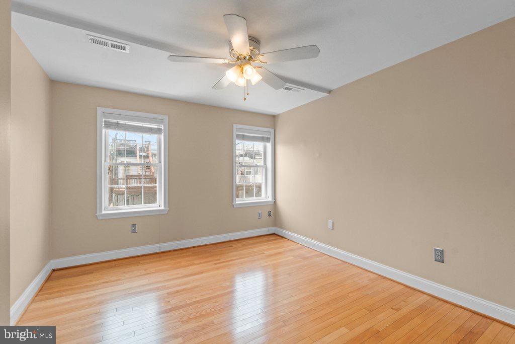 LOCUST POINT - Residential