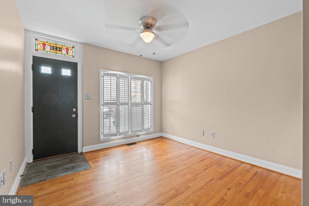 LOCUST POINT - Residential