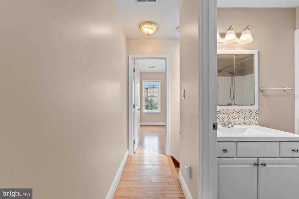 LOCUST POINT - Residential