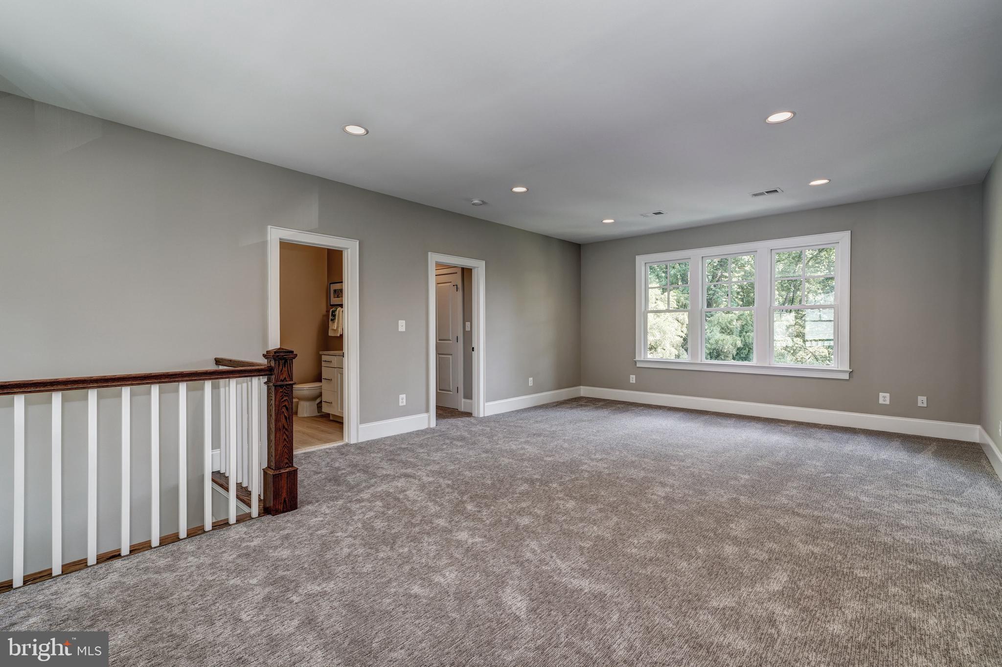 LEE HEIGHTS - Residential