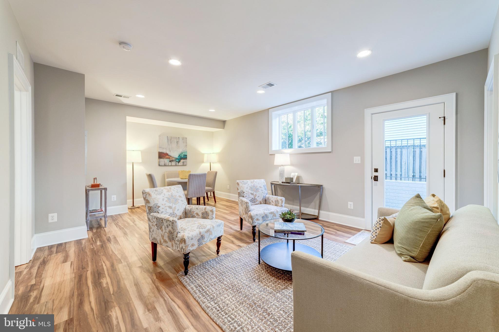 LEE HEIGHTS - Residential