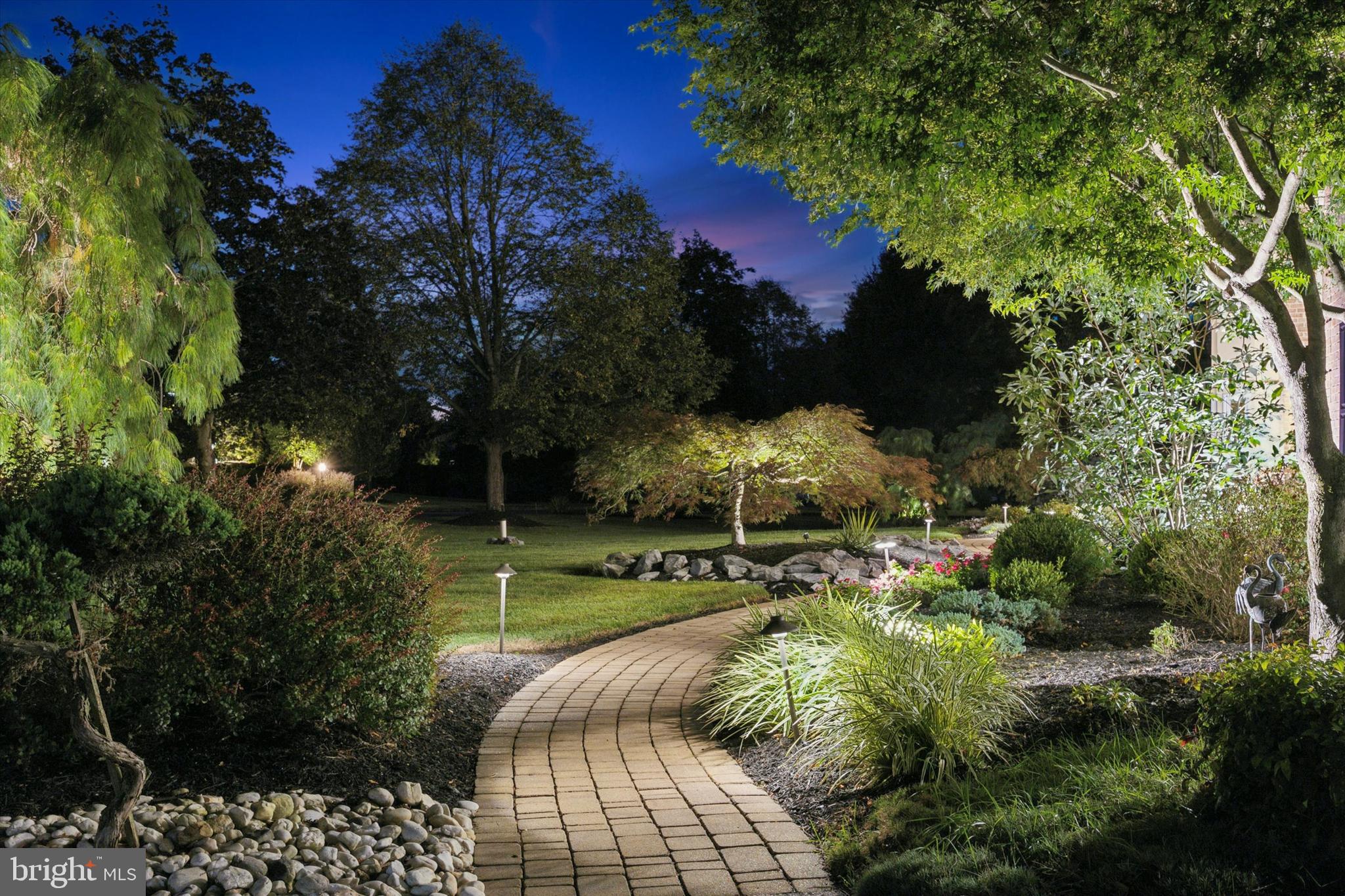 HILLCREST MDWS - Residential
