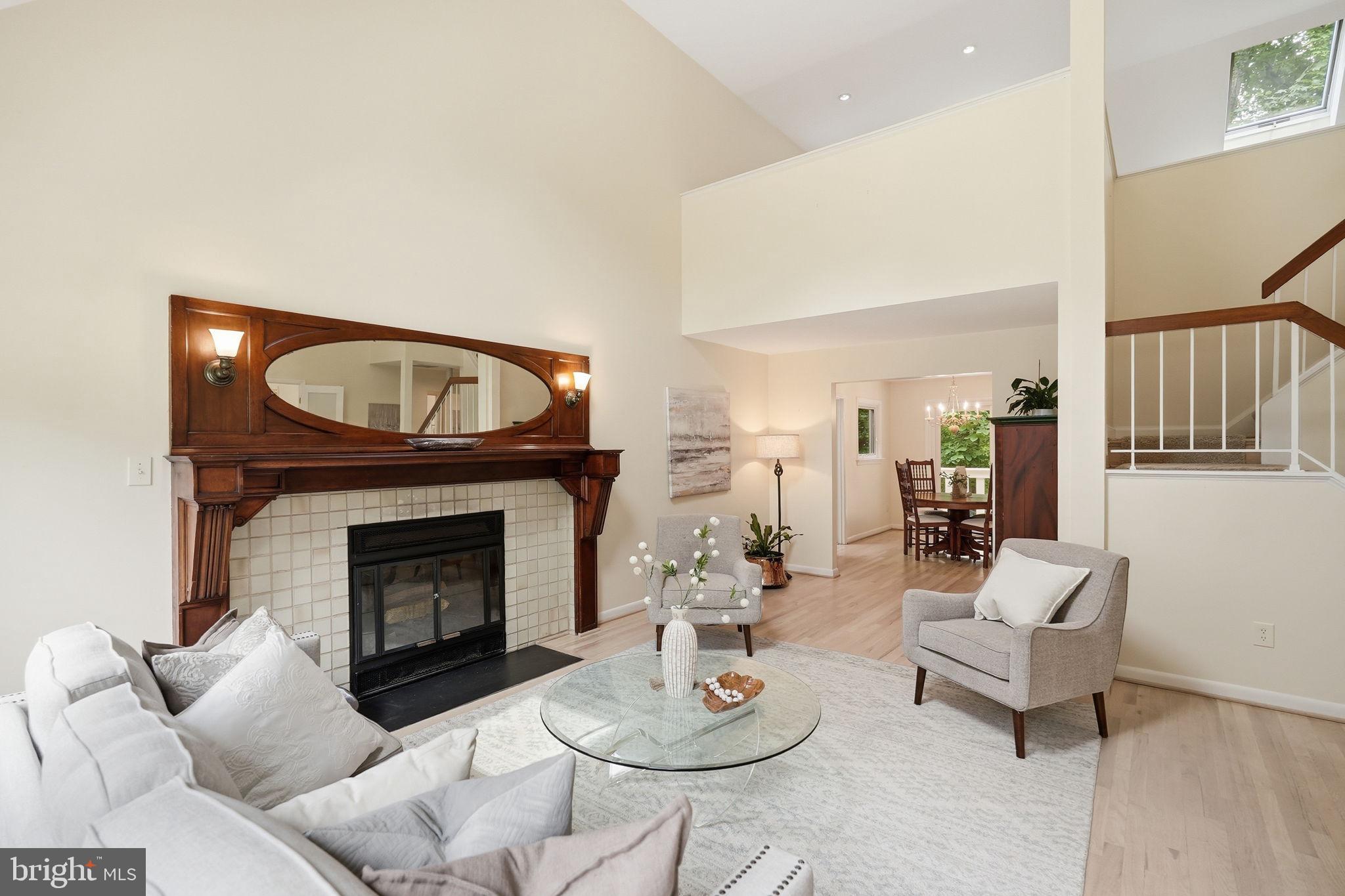 POTOMAC OUTSIDE - Residential
